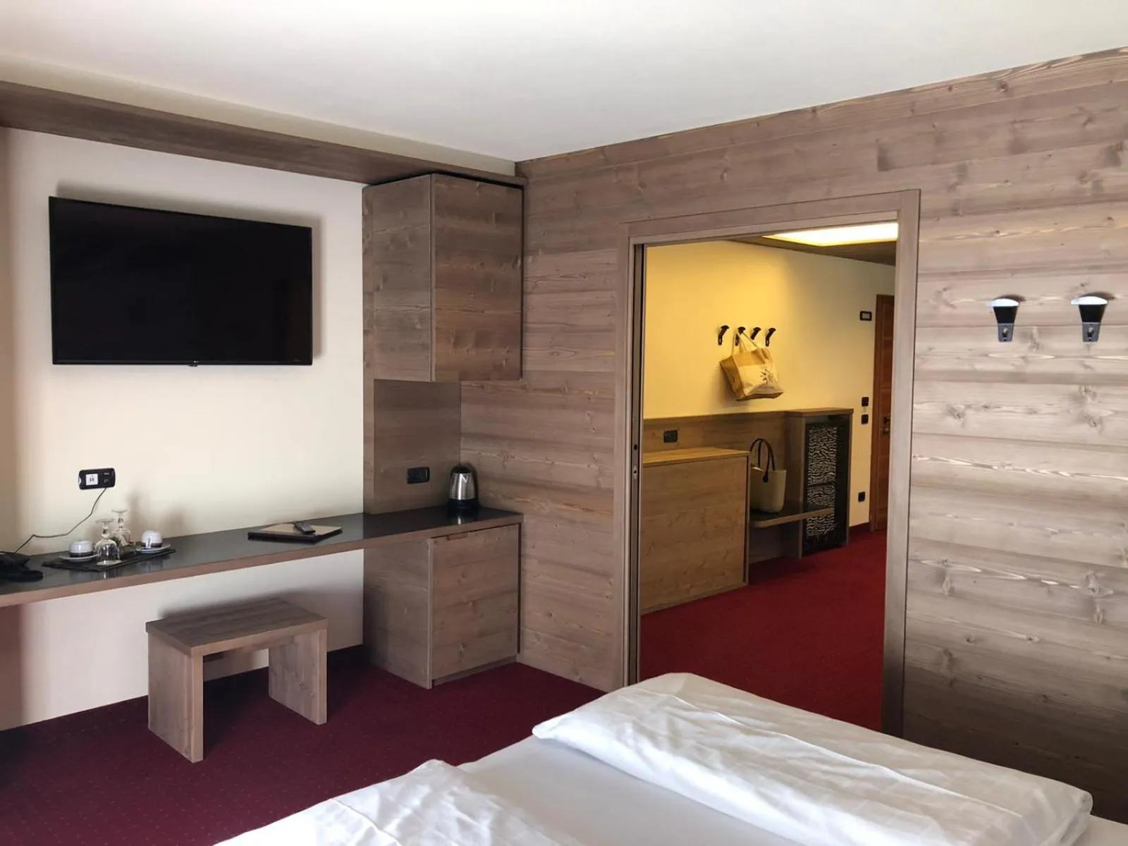 Photo of the whole room, Bed in Hotel Touring