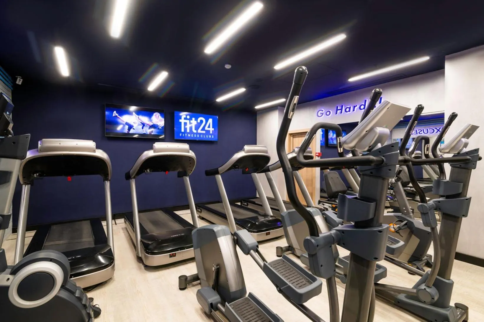 Fitness centre/facilities in Ramada Hotel & Suites by Wyndham Yerevan