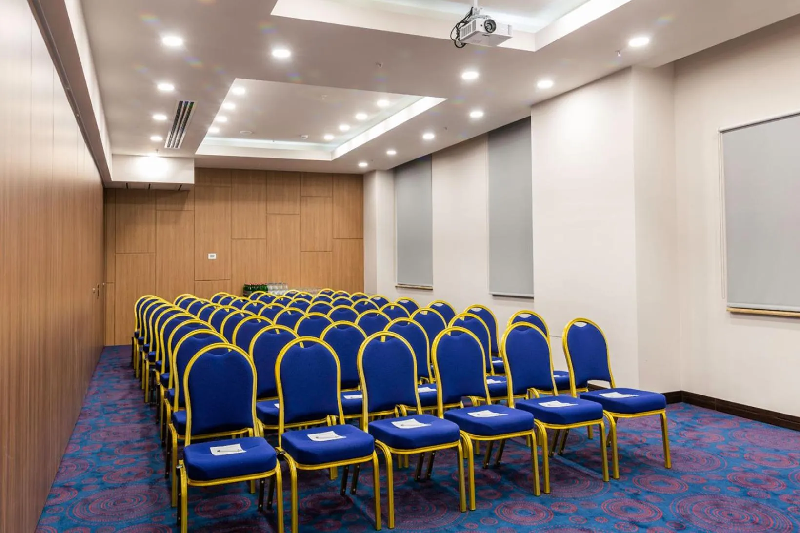 Business facilities in Ramada Hotel & Suites by Wyndham Yerevan