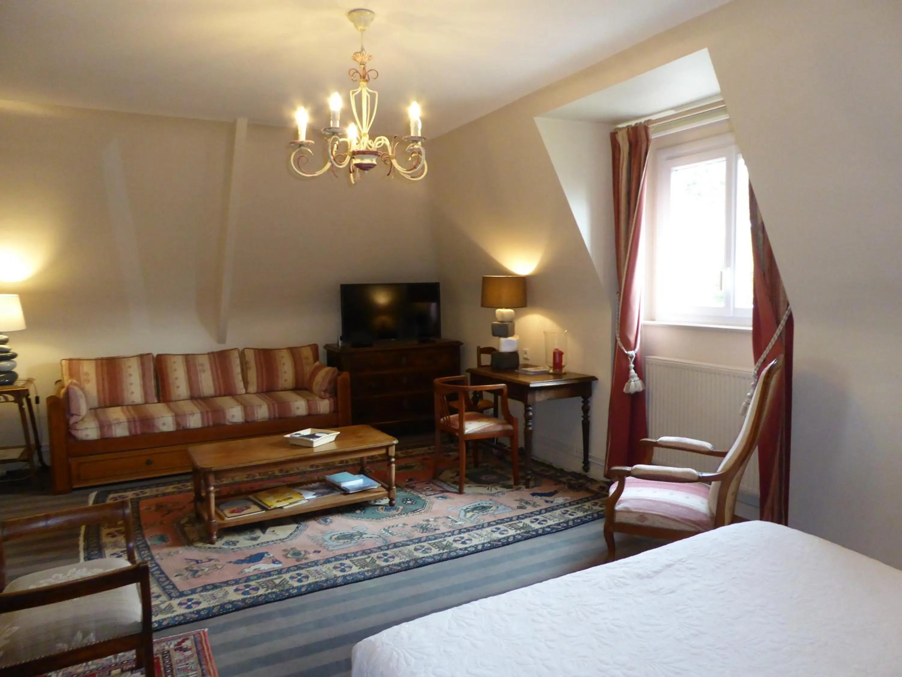 Photo of the whole room, Bed in Le Clos du Pont Martin
