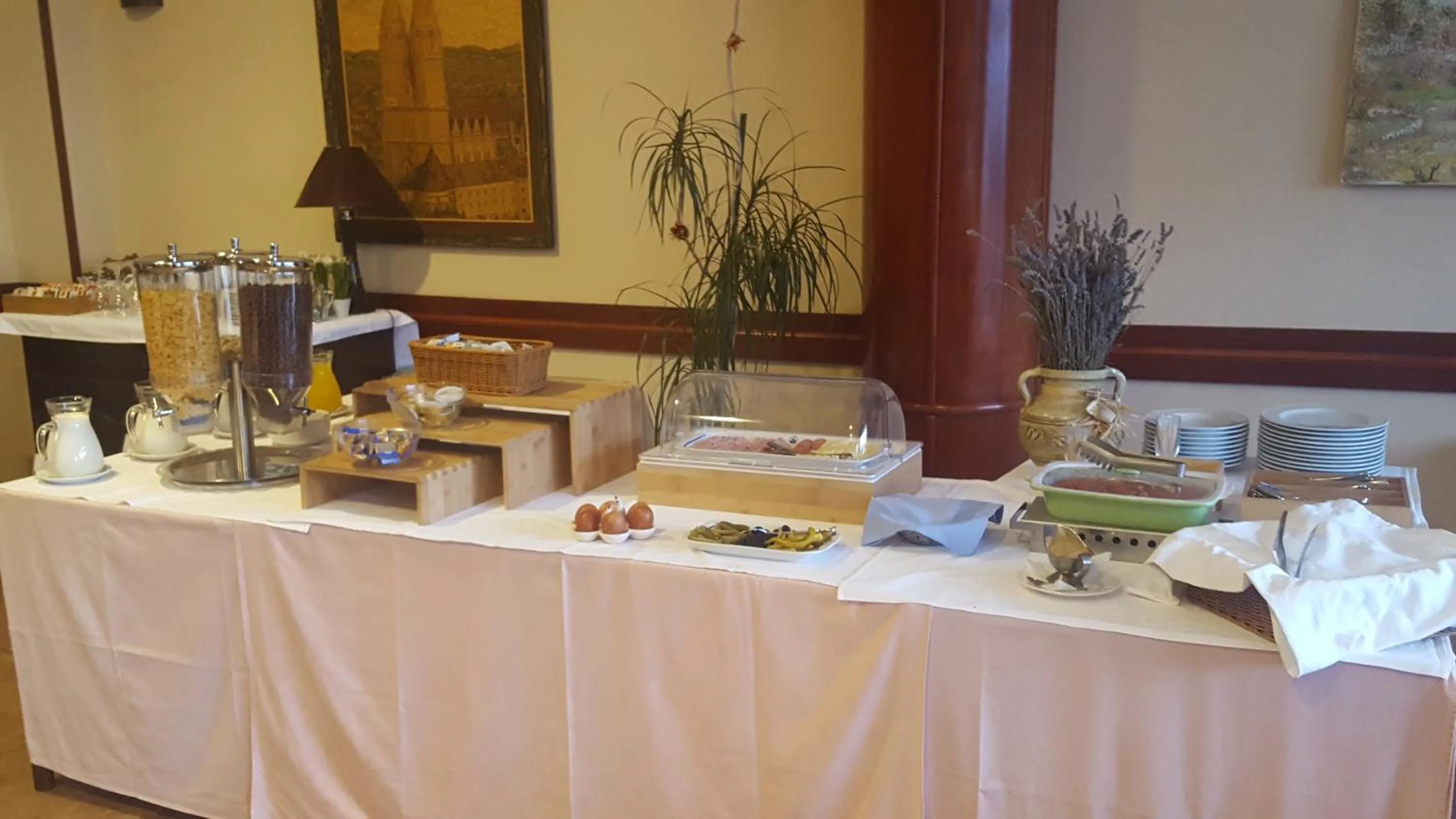 Restaurant/places to eat in Hotel Miramare