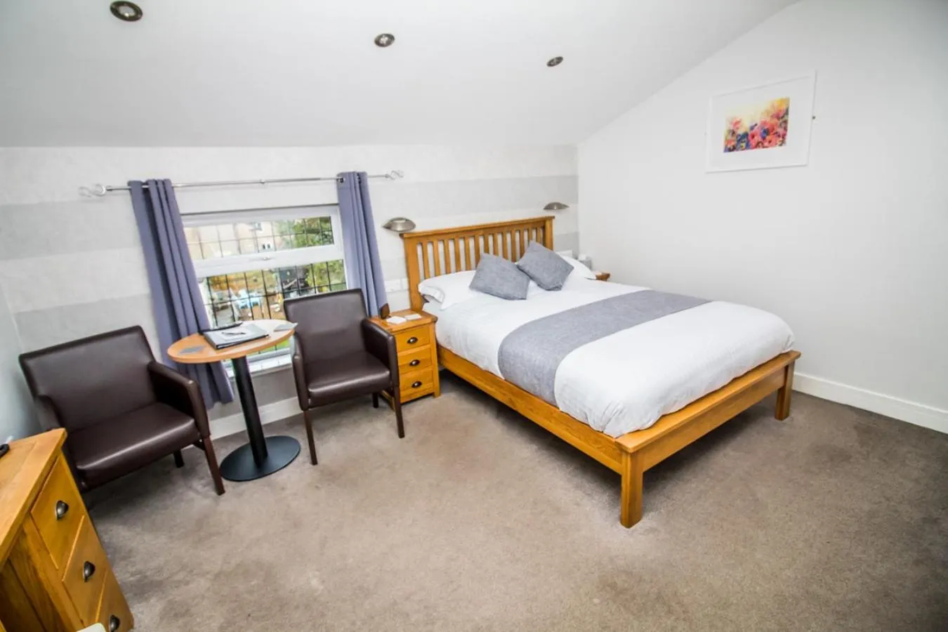 Bedroom, Bed in The Saxon Inn