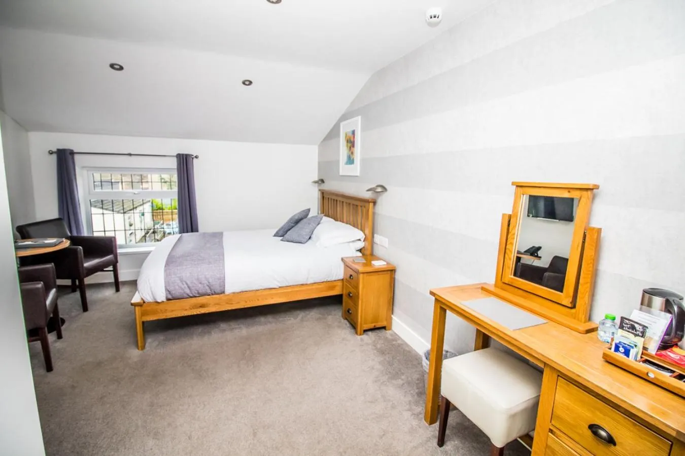 Bedroom, Bed in The Saxon Inn