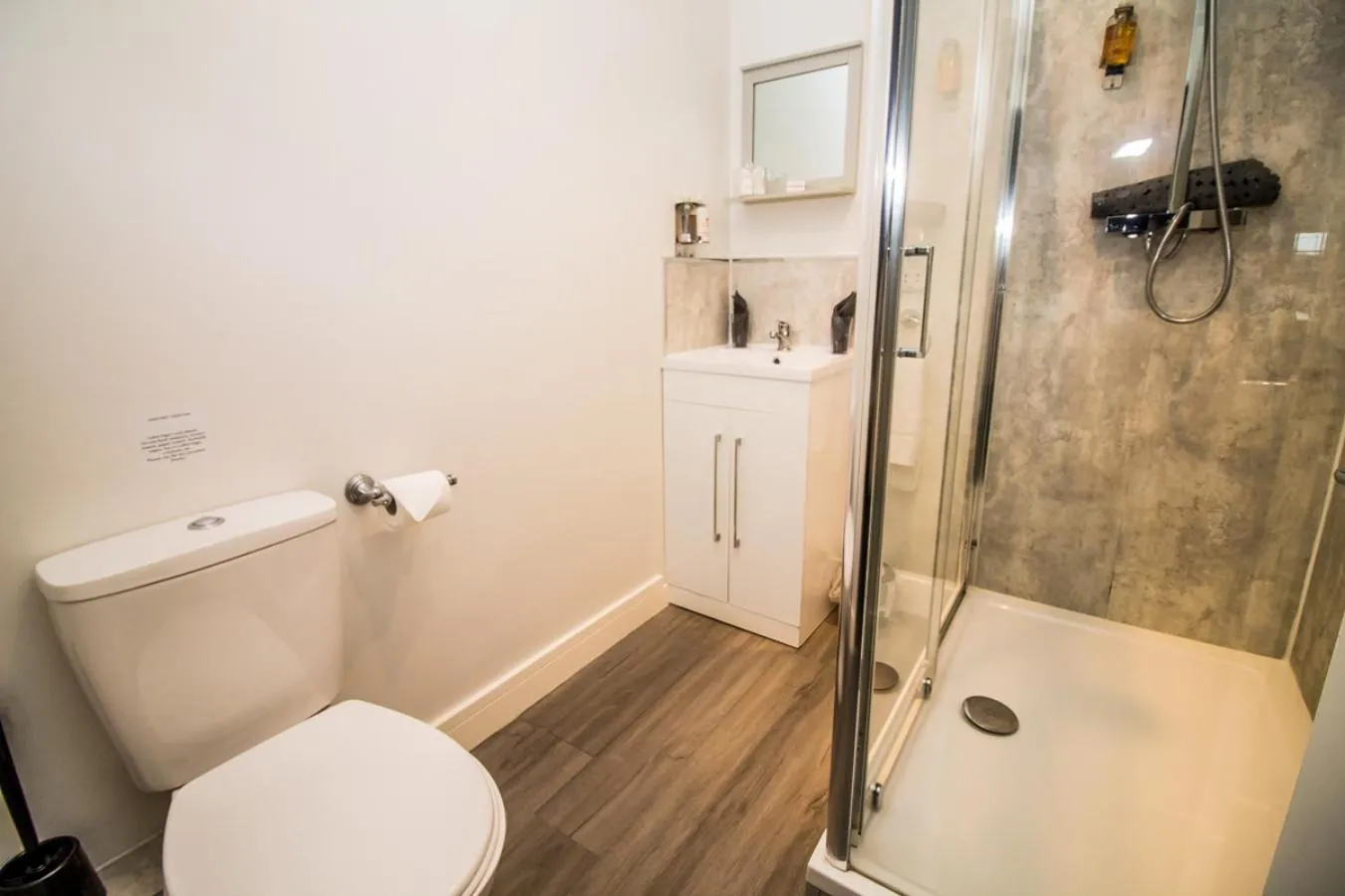 Bathroom in The Saxon Inn