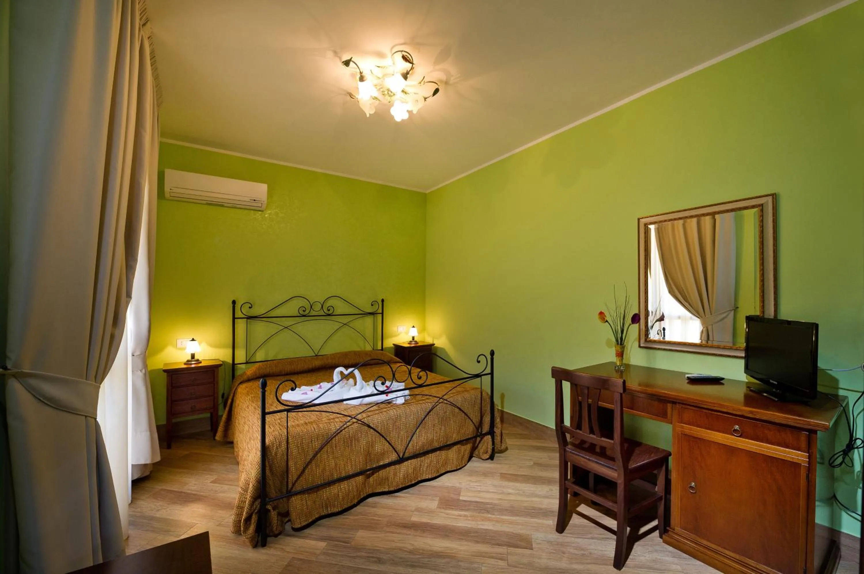 Photo of the whole room, Bed in Al Cantuccio