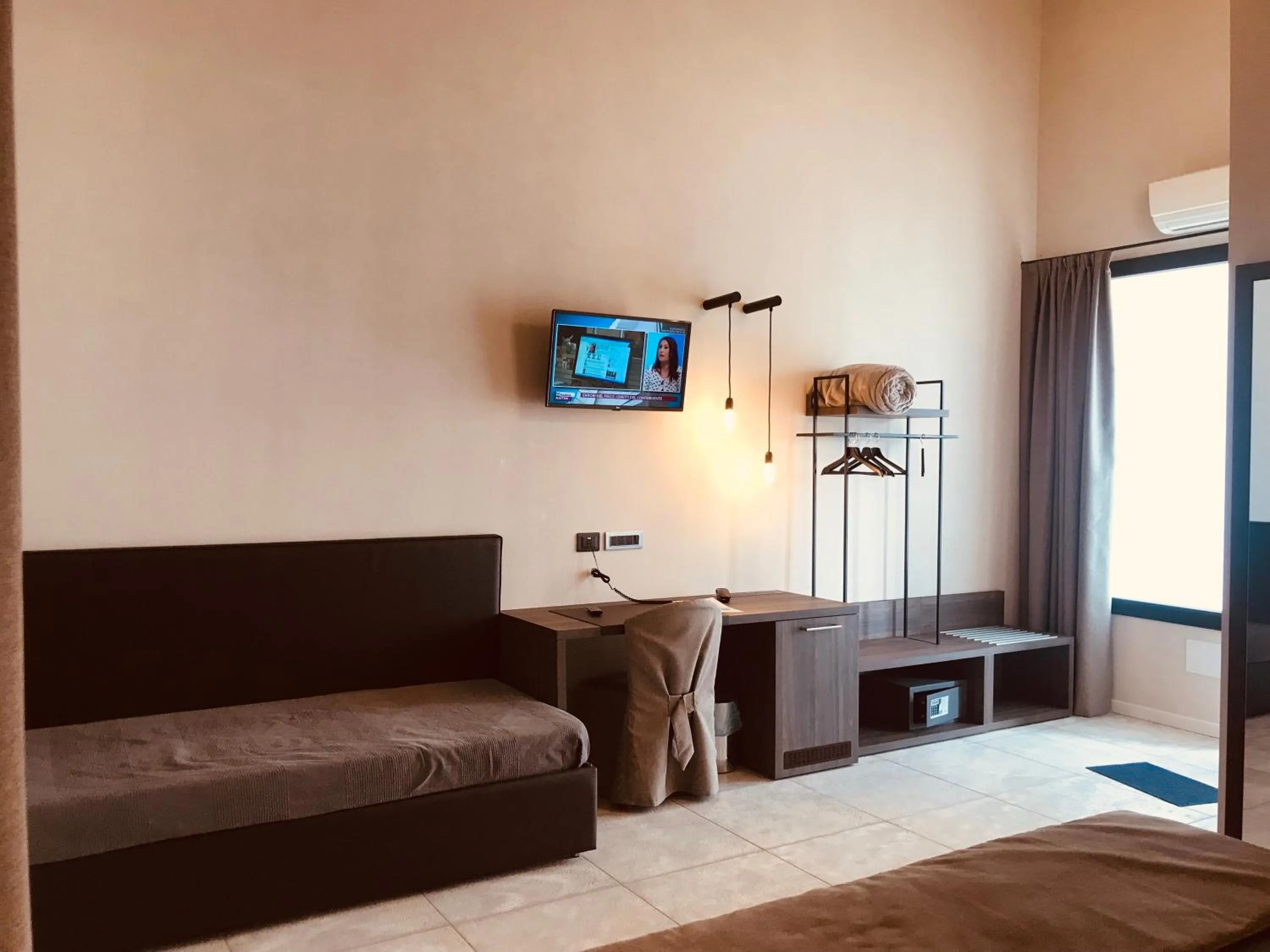 TV and multimedia in taverna napoleone