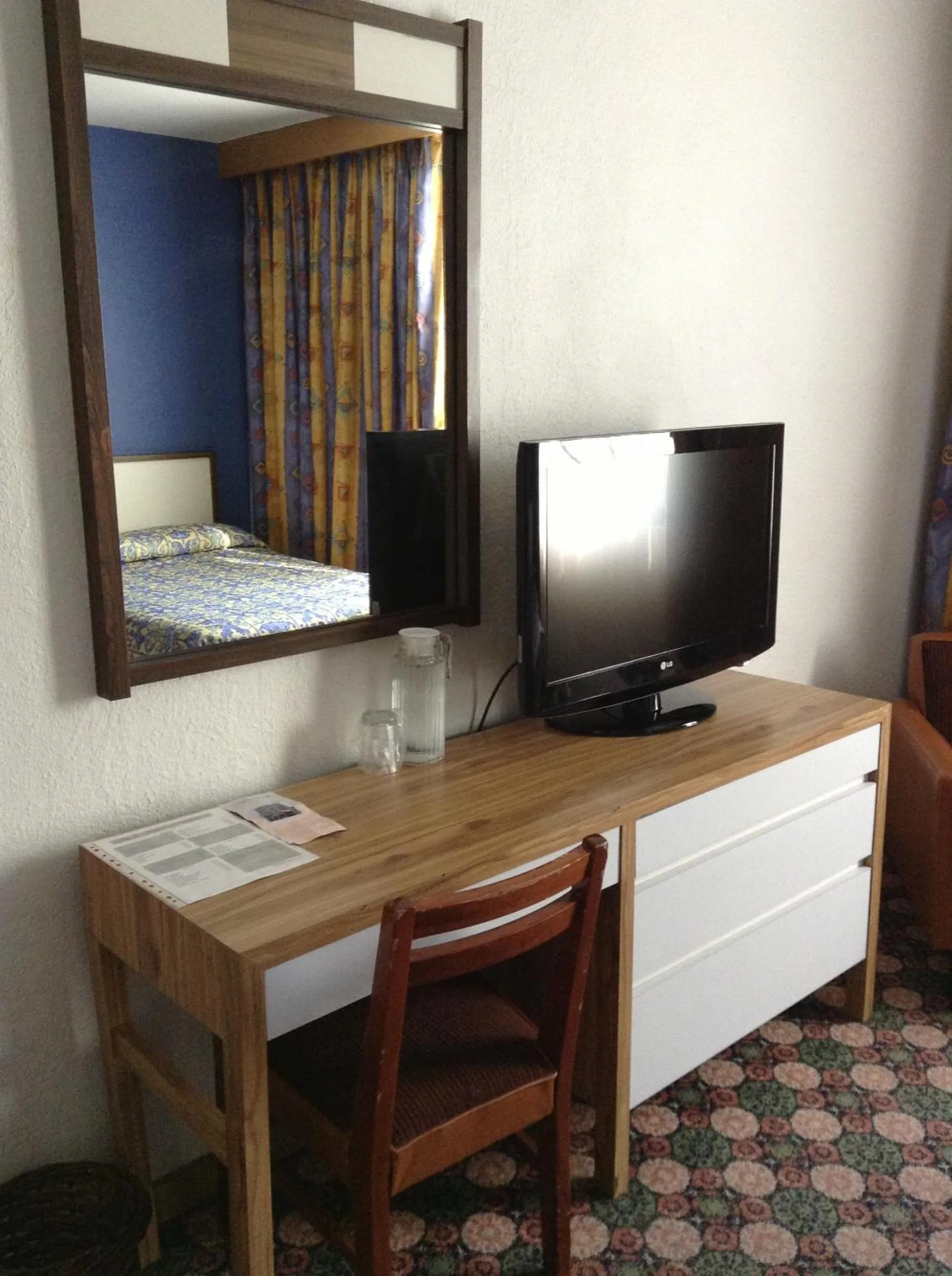 TV and multimedia, Bed in Hotel New York Ciudad de Mexico