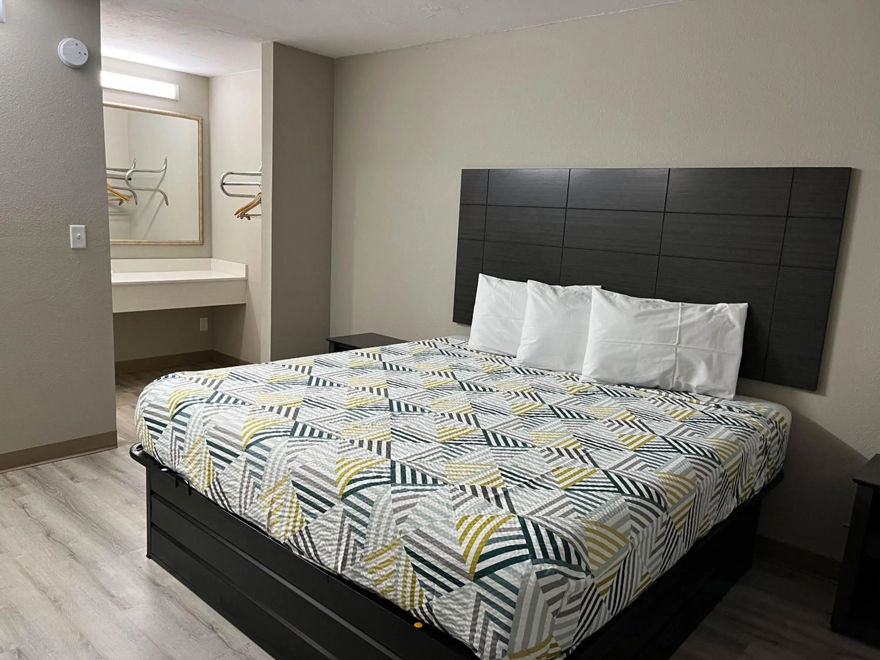 Bed in Suites West Memphis, AR - Memphis