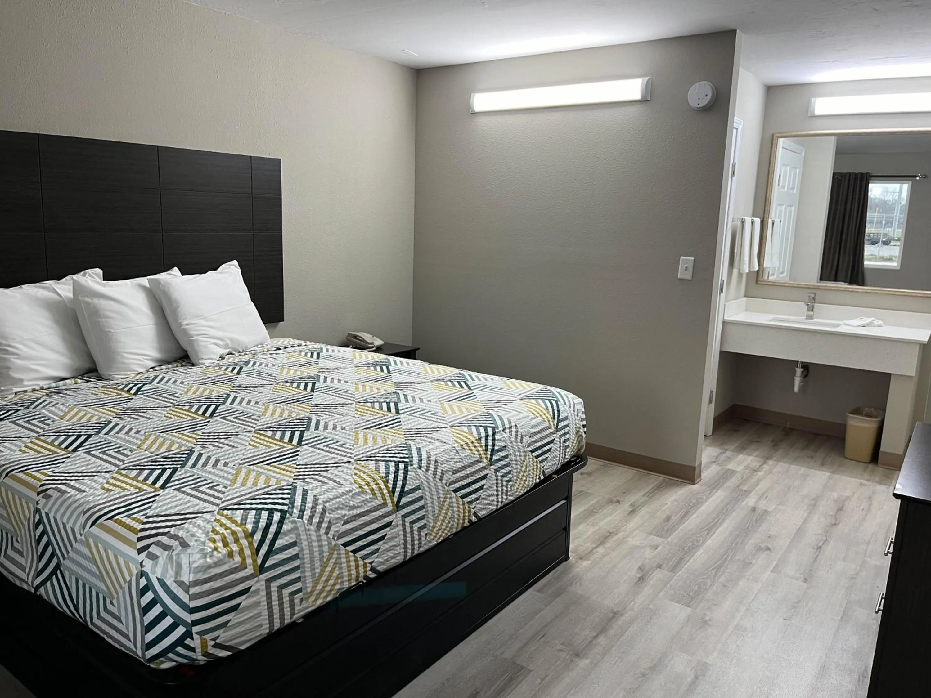 Bed in Suites West Memphis, AR - Memphis