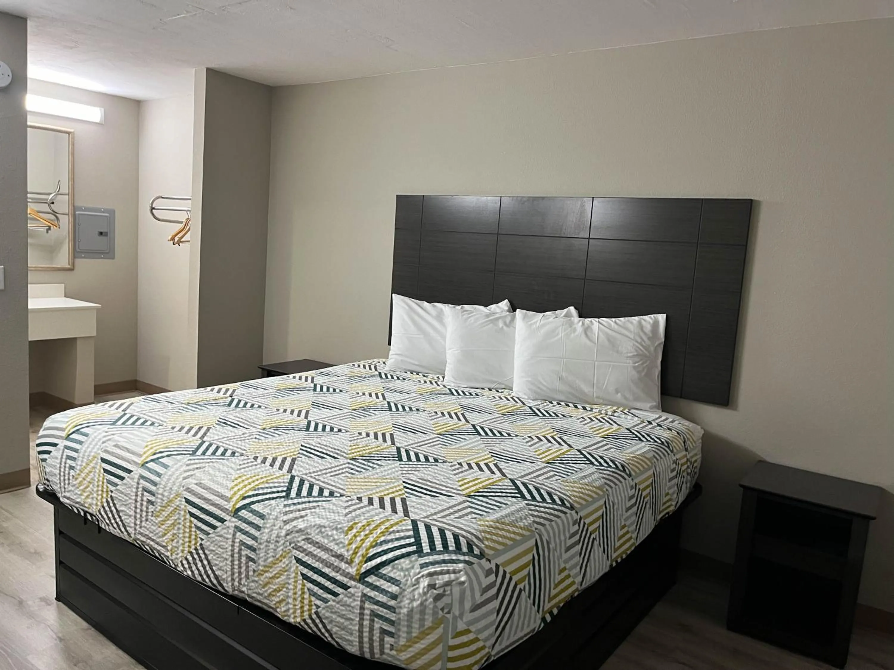 Bed in Suites West Memphis, AR - Memphis