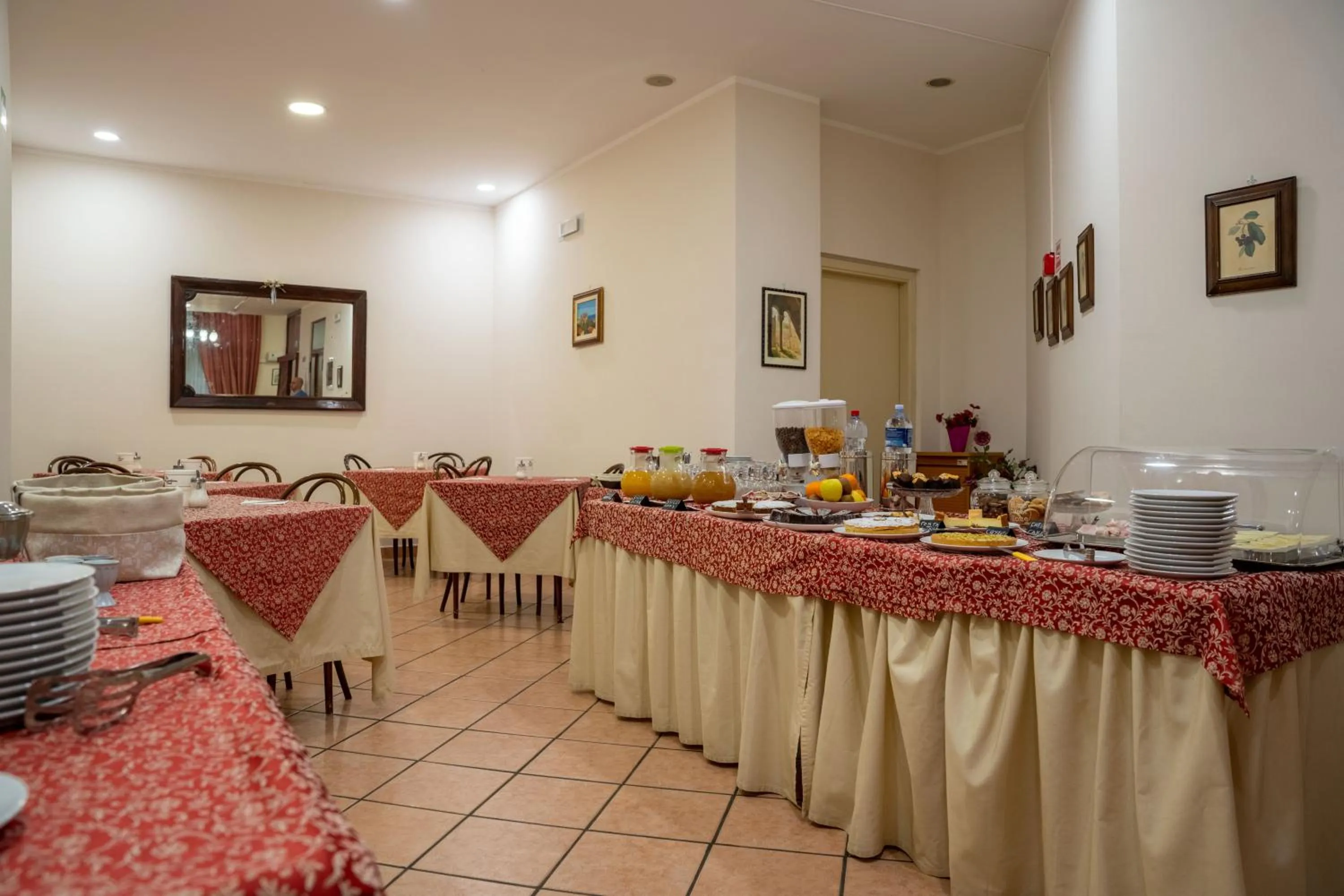 Breakfast in Hotel Mediterraneo