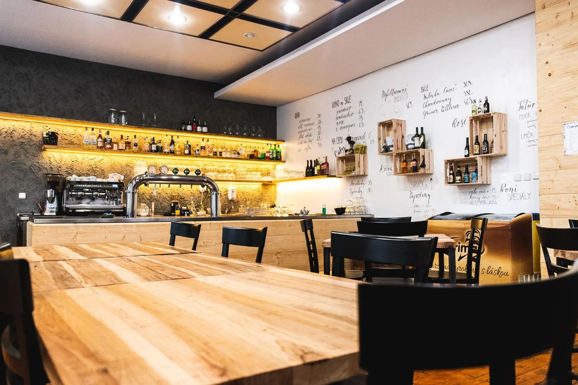 Restaurant/places to eat in Hotel Kouty