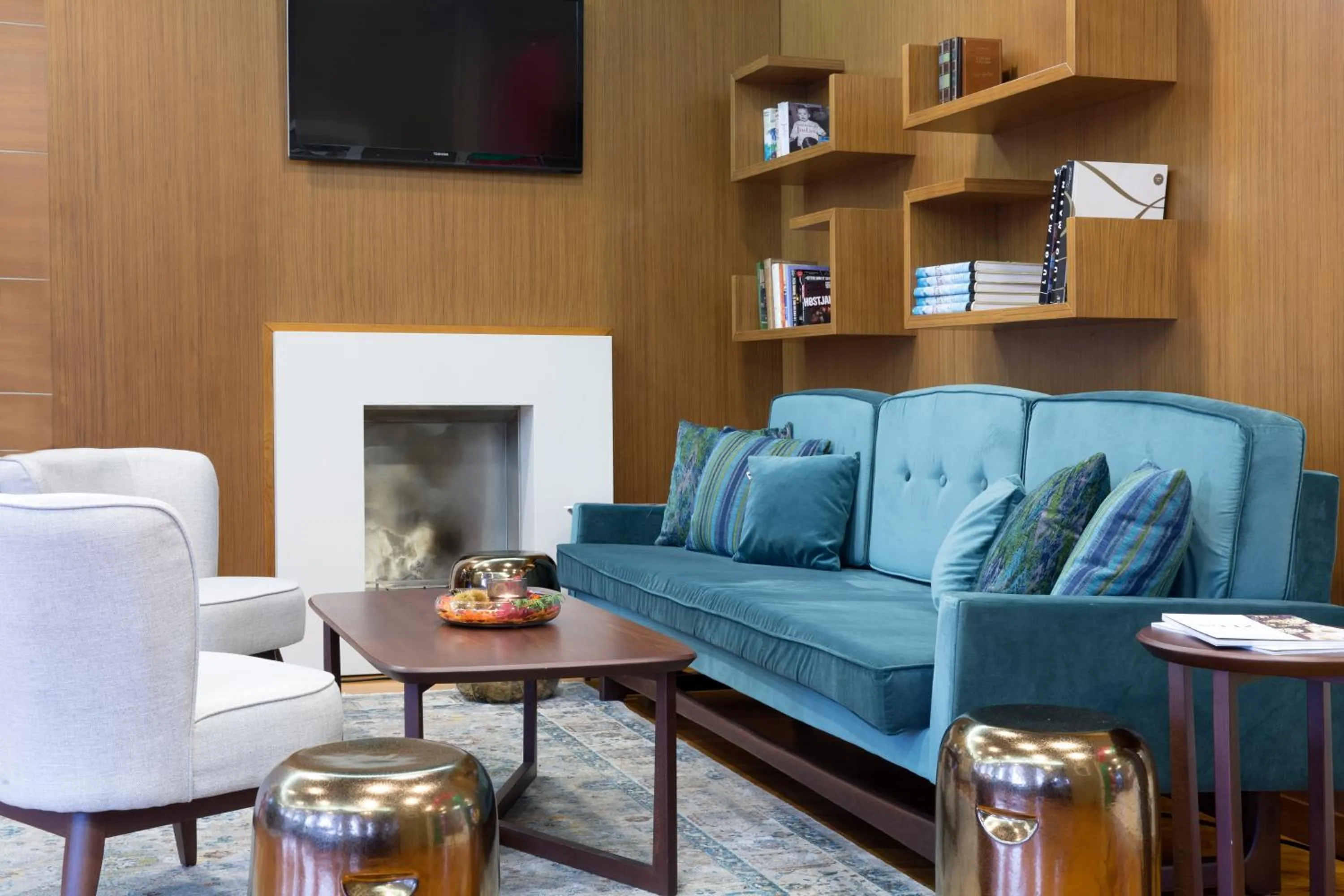 Seating area in Zeus Essence Dolce by Wyndham Milan Malpensa