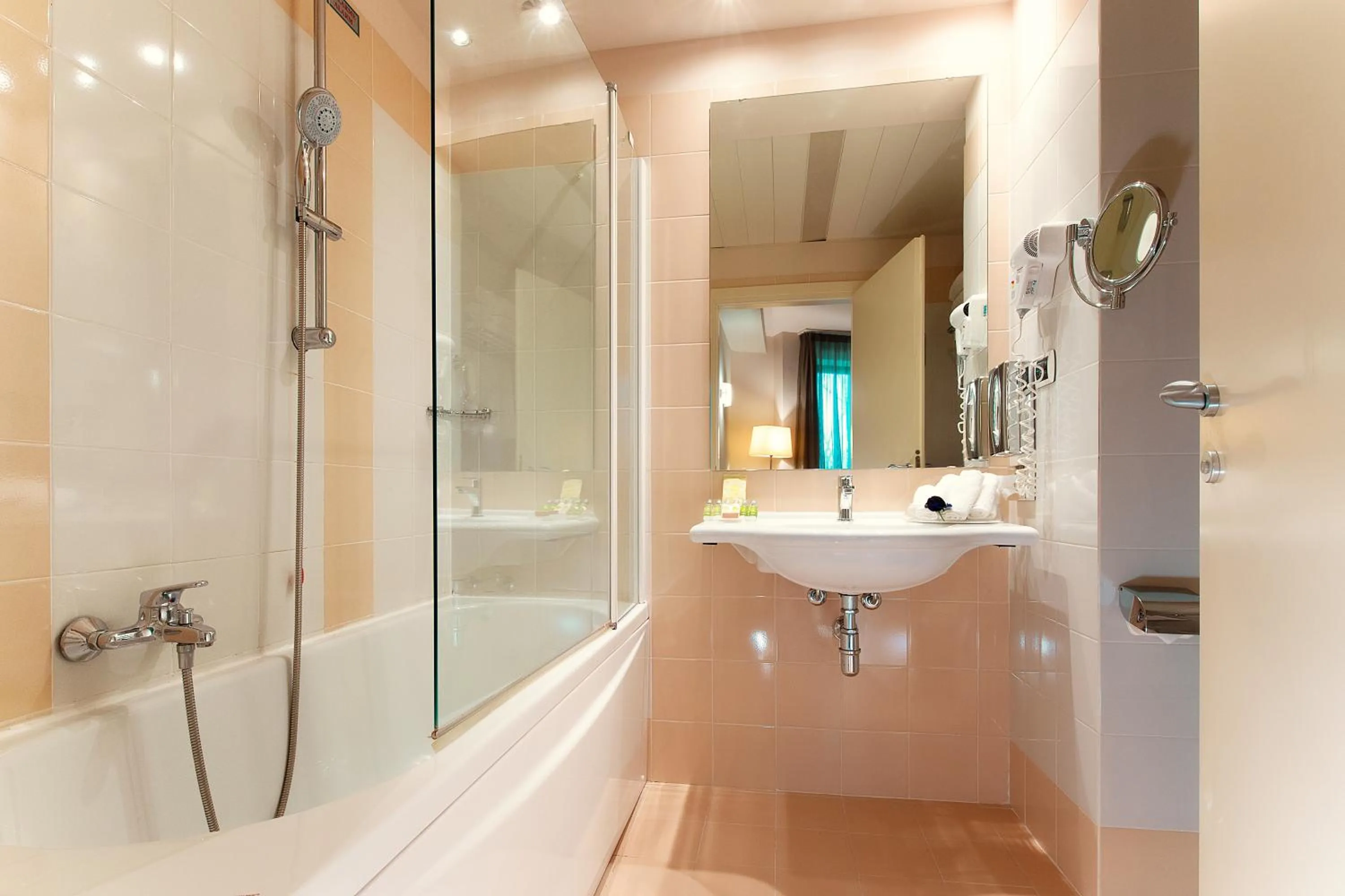 Zeus Essence Dolce by Wyndham Milan Malpensa