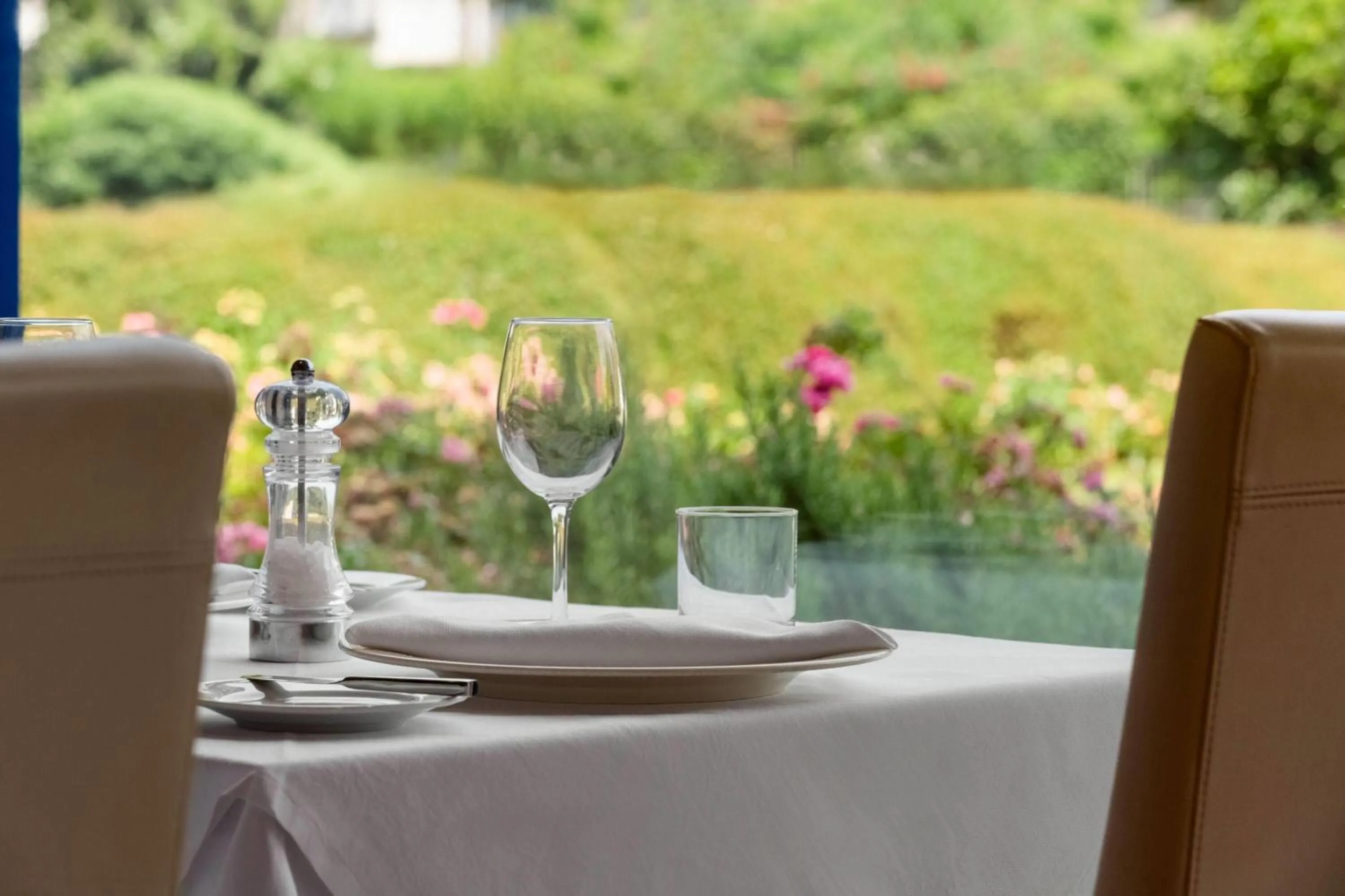 Restaurant/places to eat in Zeus Essence Dolce by Wyndham Milan Malpensa