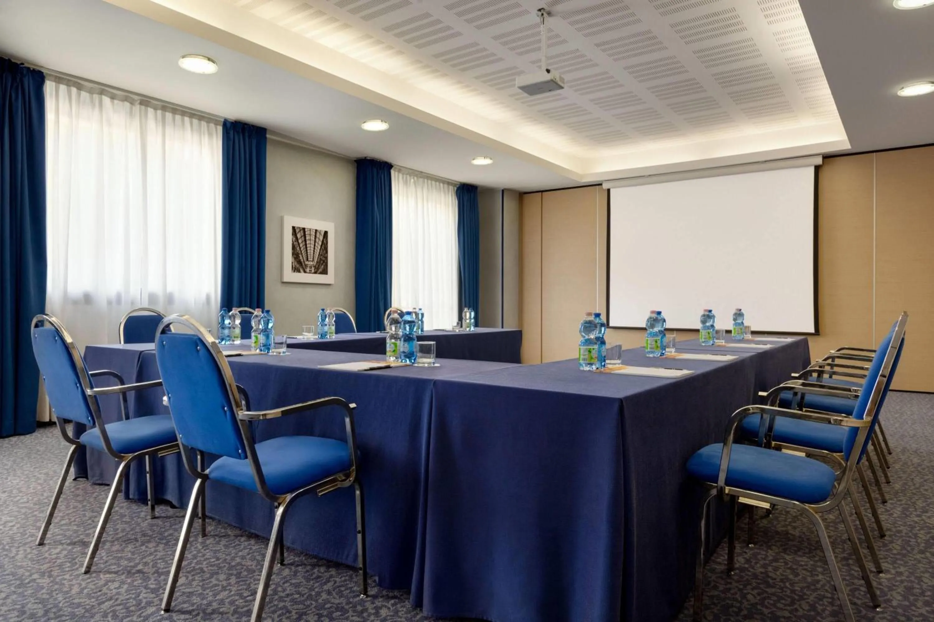 Meeting/conference room in Zeus Essence Dolce by Wyndham Milan Malpensa