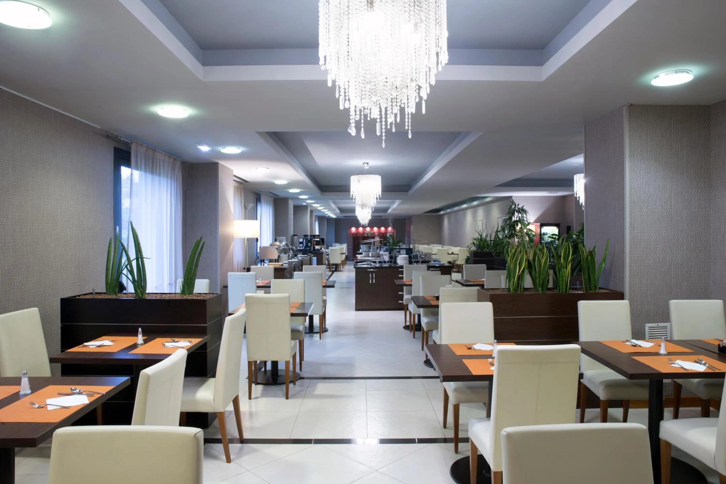Restaurant/places to eat in Zeus Essence Dolce by Wyndham Milan Malpensa