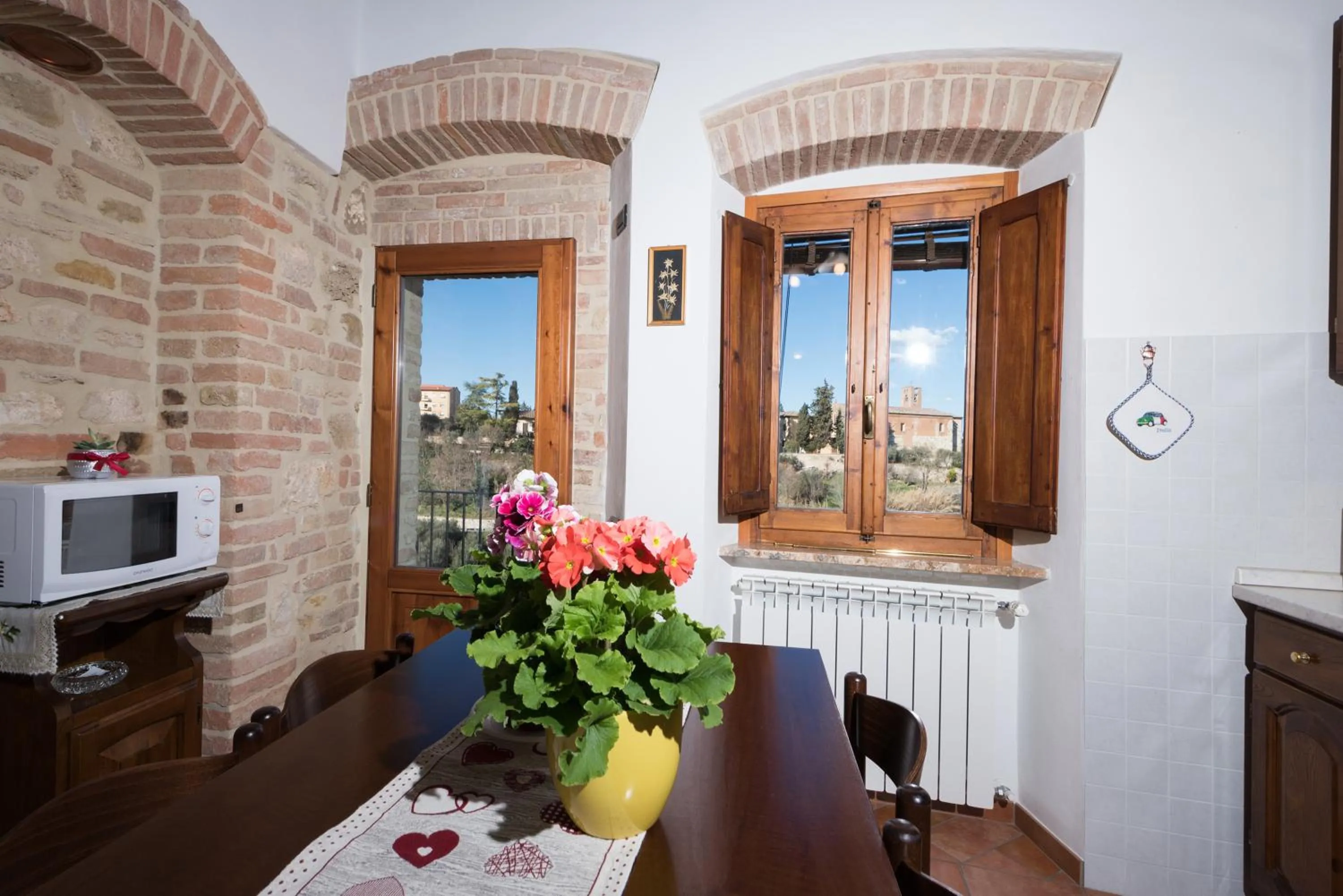 Dietro Le Mura