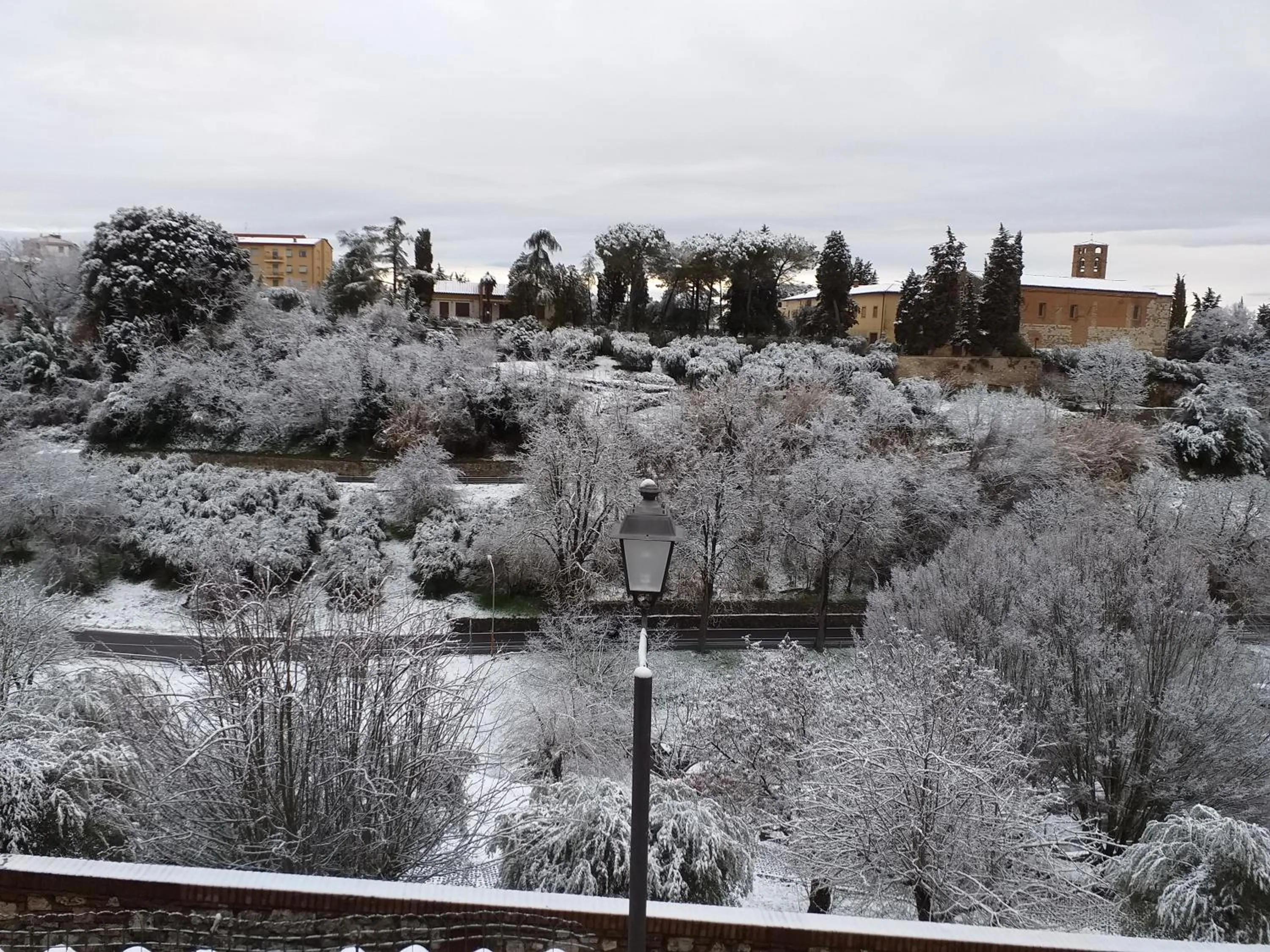 Dietro Le Mura