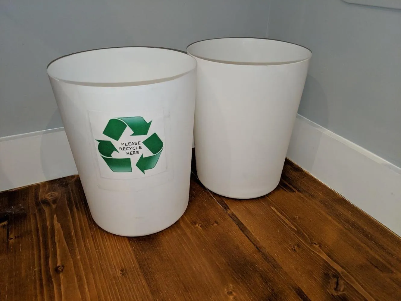 Area and facilities in Falcon Crest Guest House