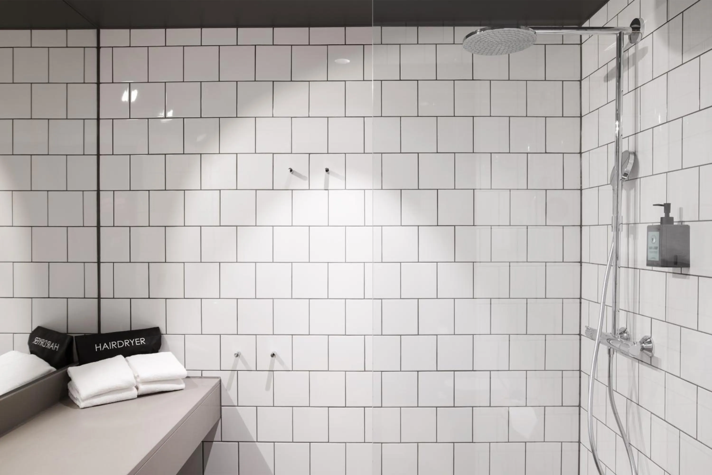 Shower in Comfort Hotel Arlanda Airport Terminal