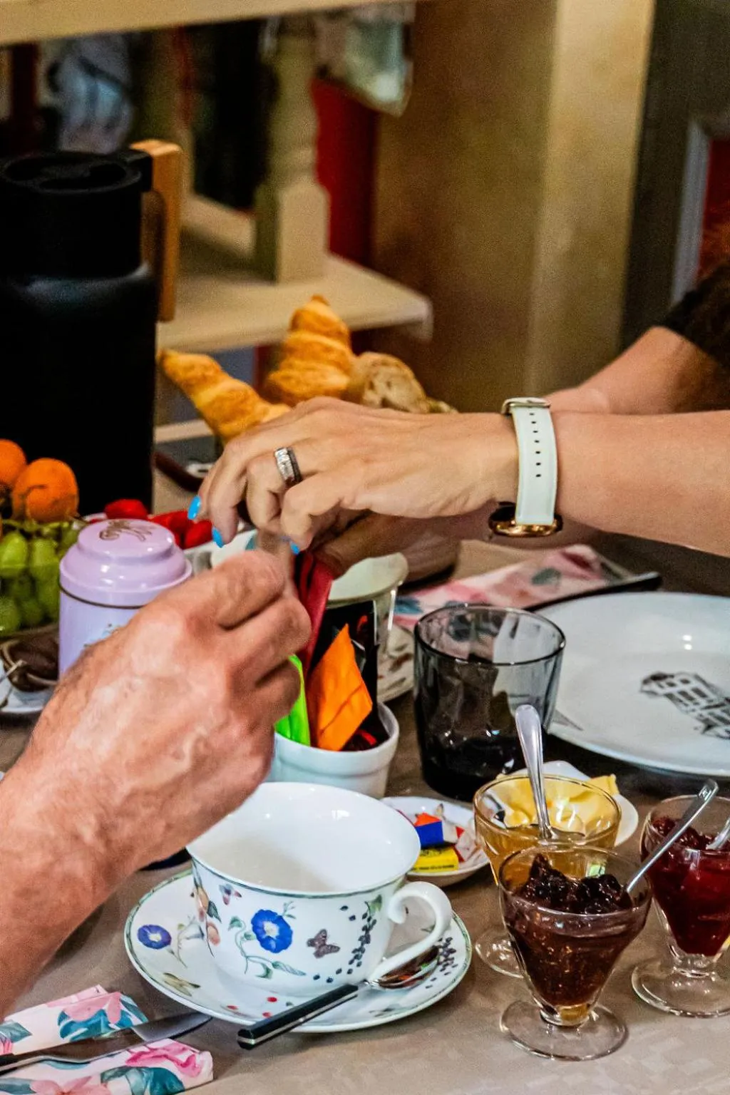 Breakfast in Chateau des Perichons