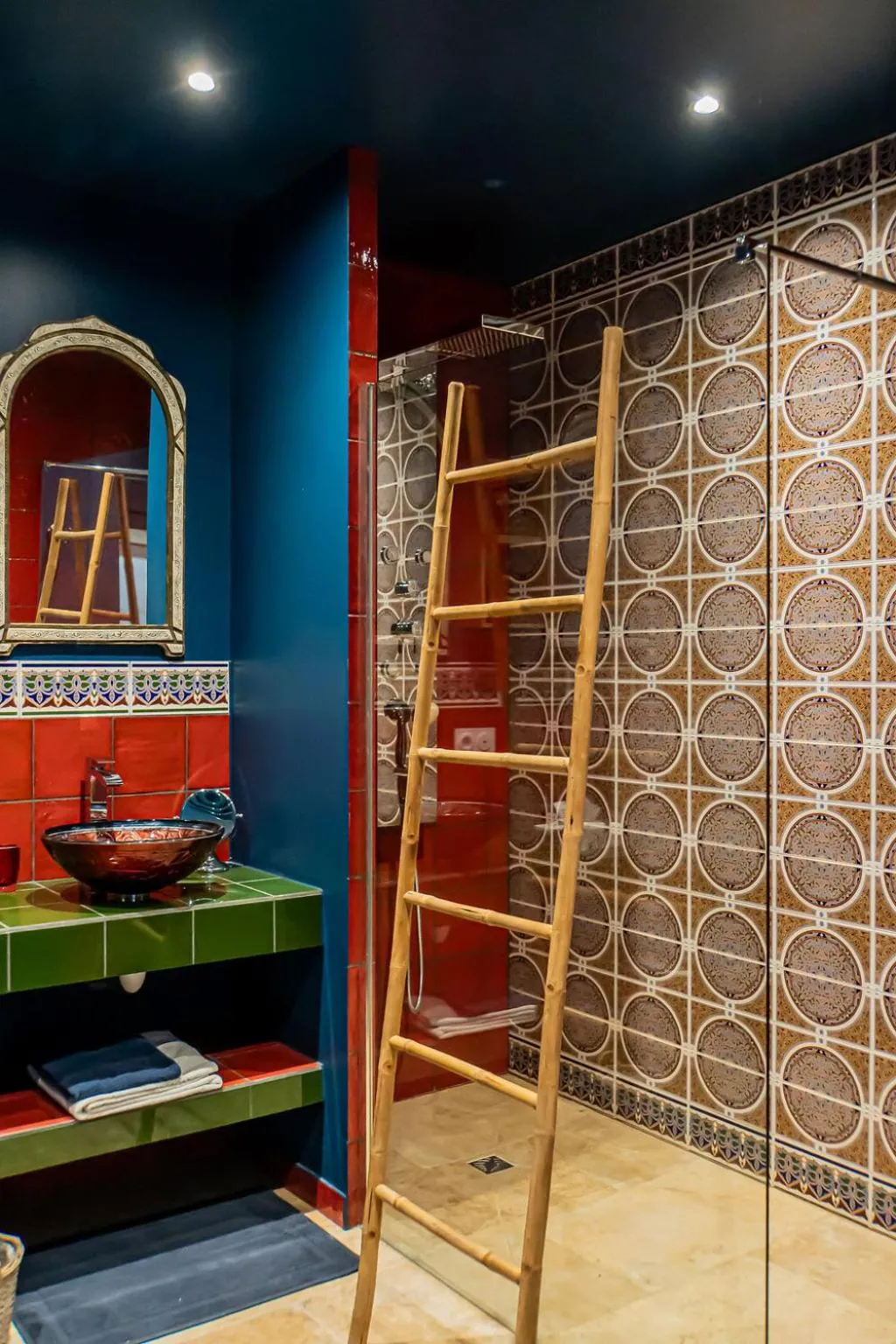 Shower in Chateau des Perichons