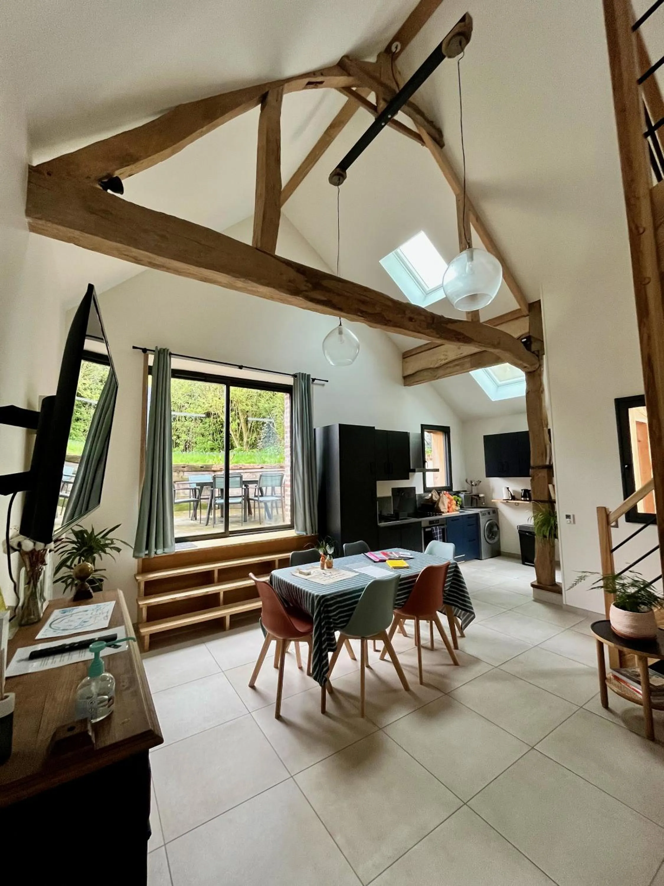 Communal lounge/ TV room in Les Bobos à la ferme