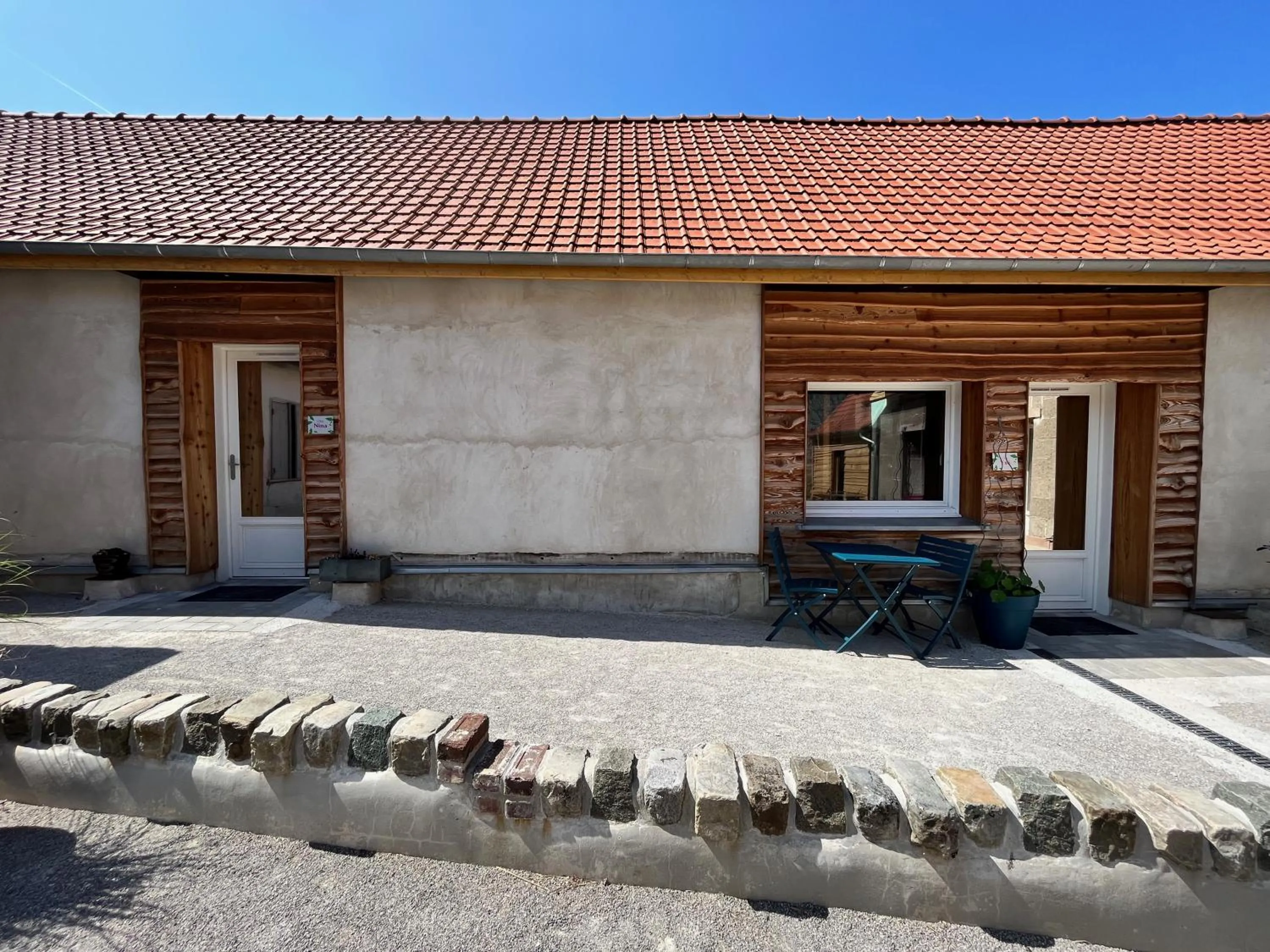 Facade/entrance in Les Bobos à la ferme