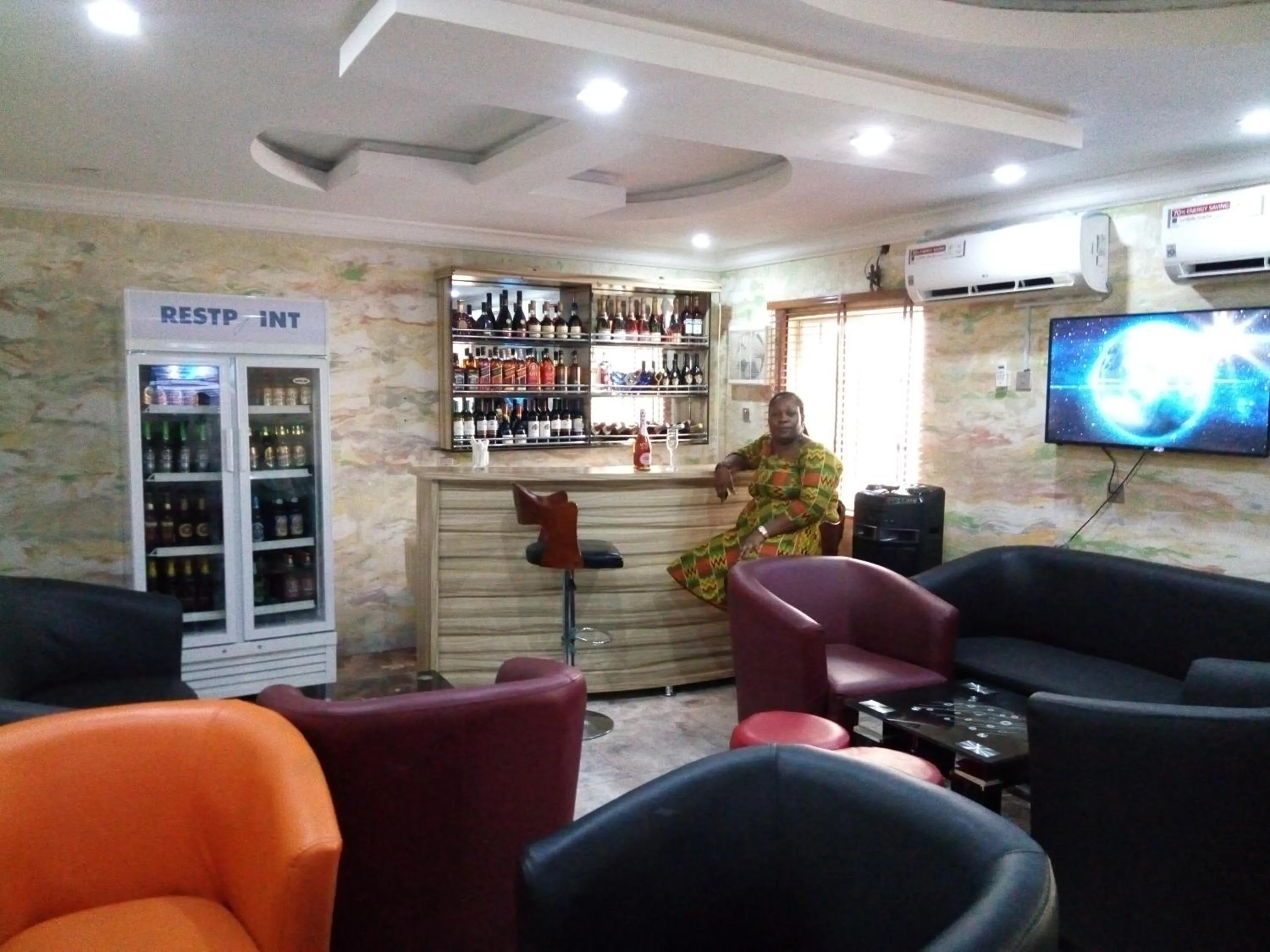 Lounge or bar in Mountain Top Lodge Hotel