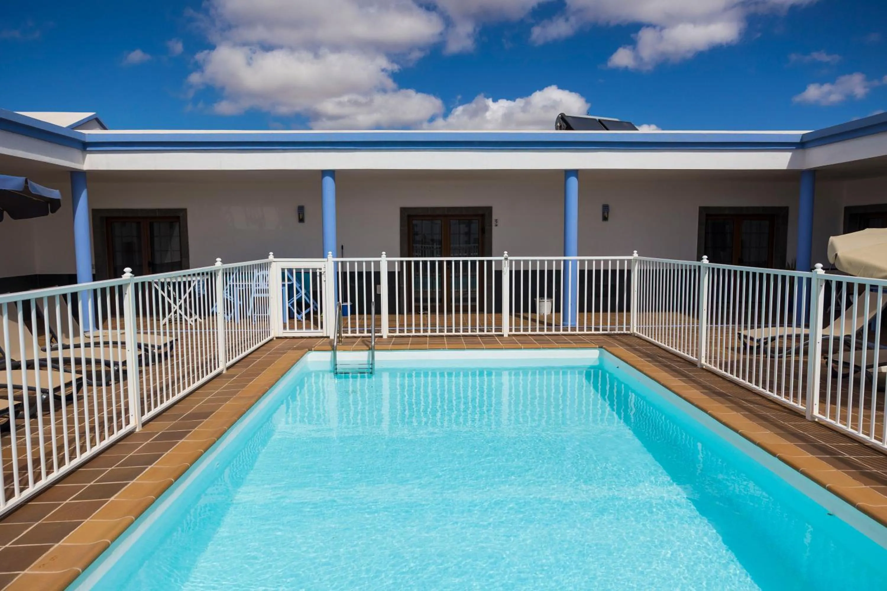 Swimming pool in Villas & Apartamentos Tao Mazo