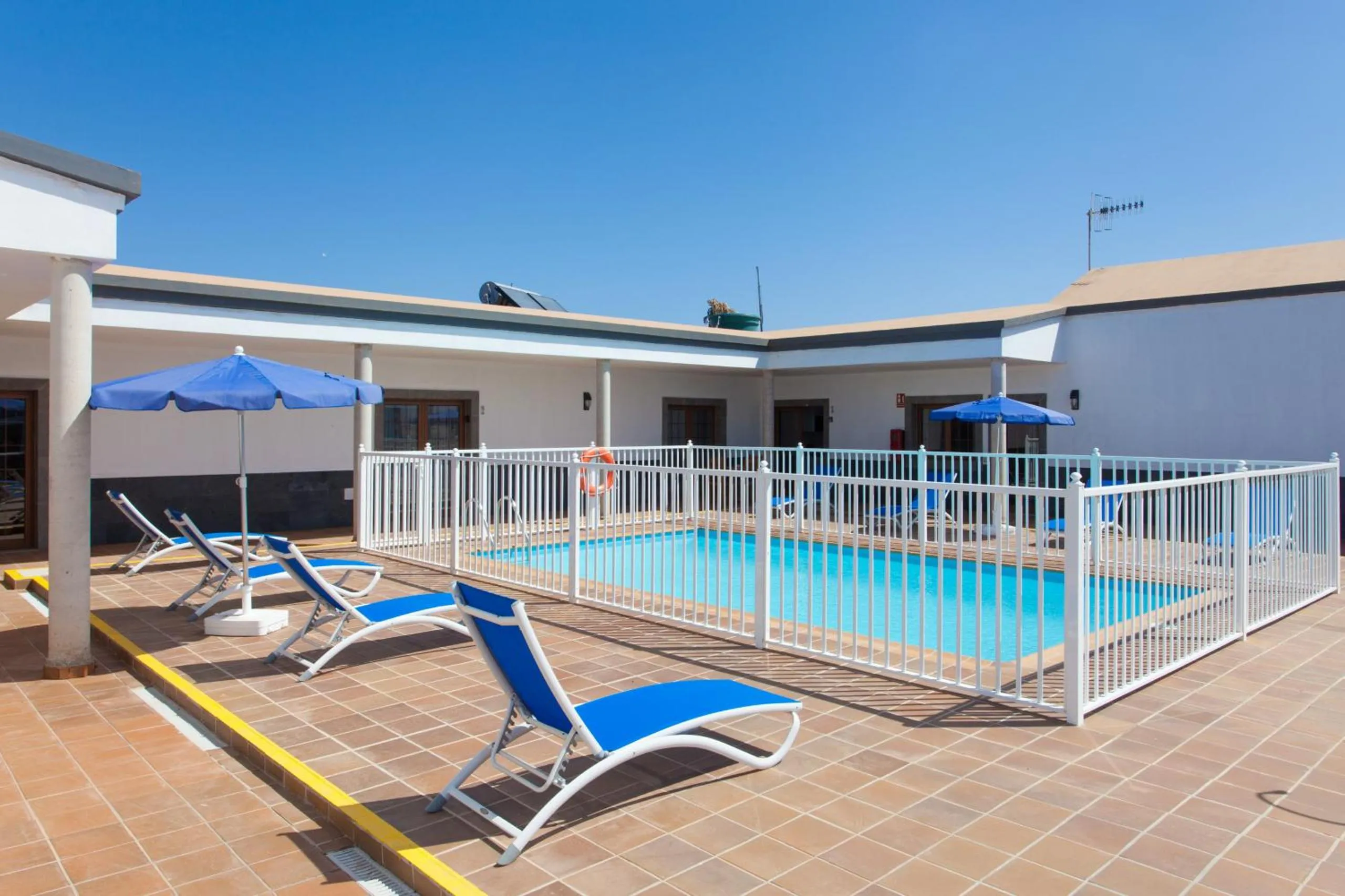 Swimming pool in Villas & Apartamentos Tao Mazo