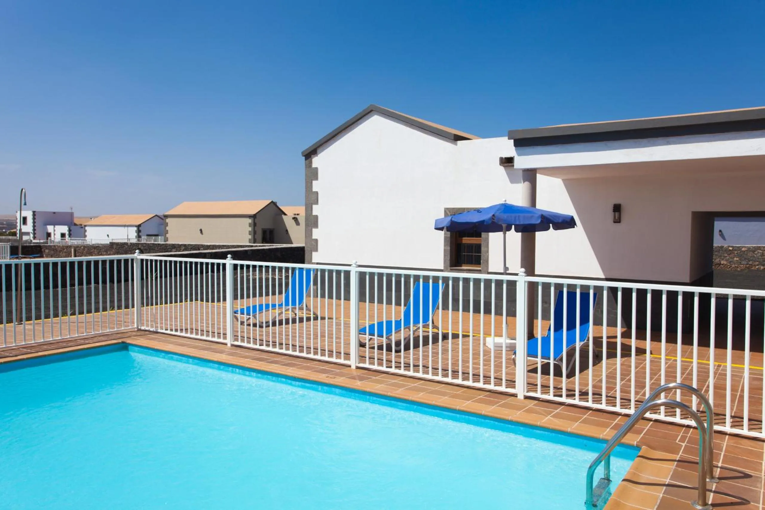 Swimming pool in Villas & Apartamentos Tao Mazo
