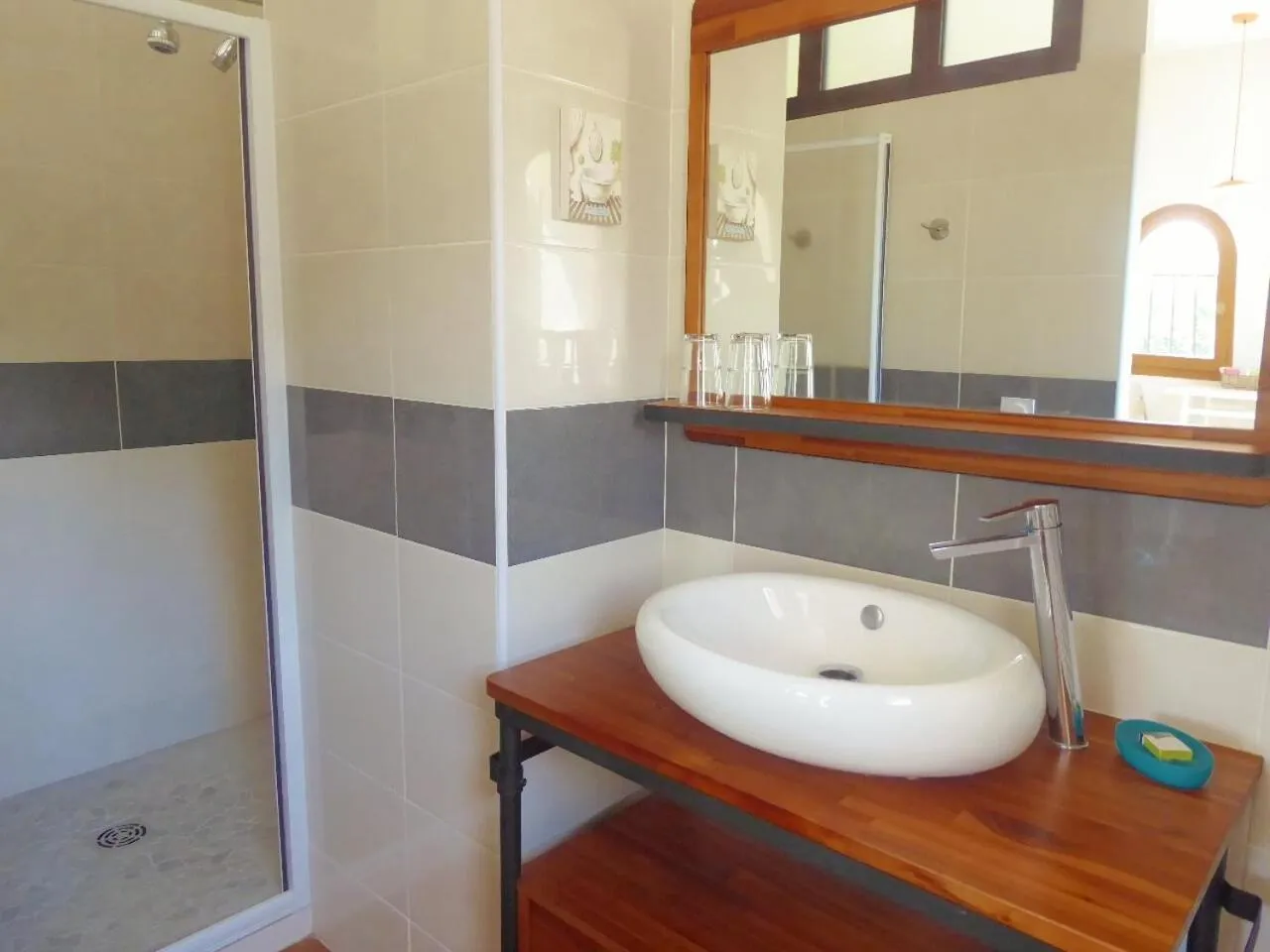 Shower in Mas Picton