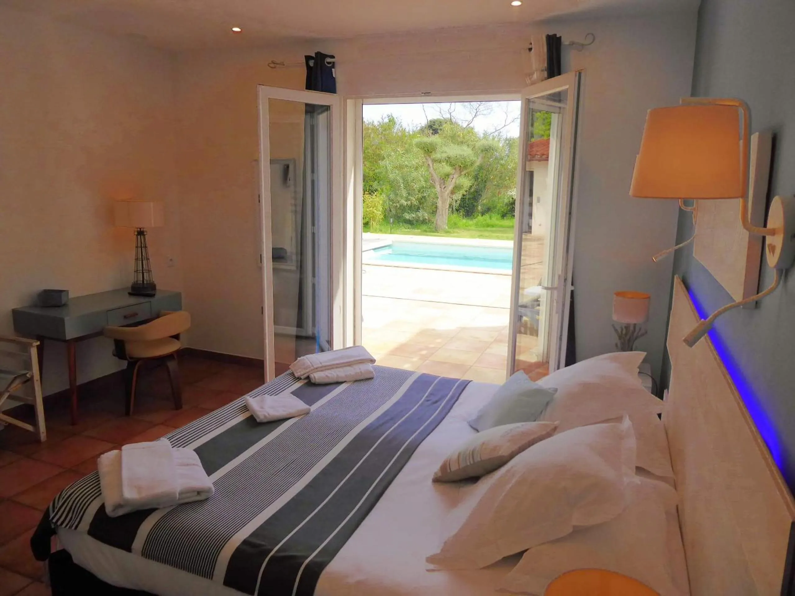 Bedroom, Bed in Mas Picton