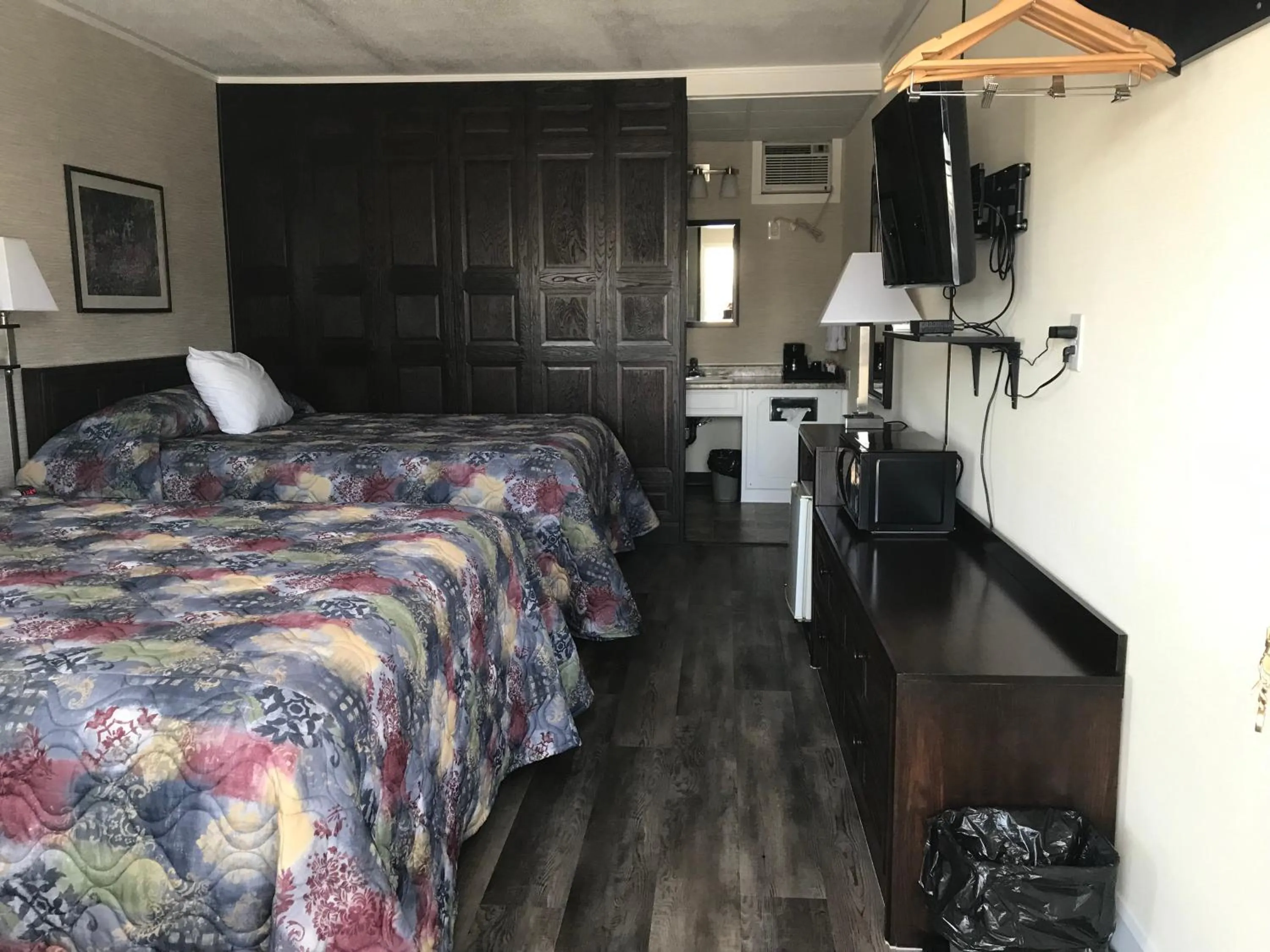 Bedroom, Bed in Tay Inn