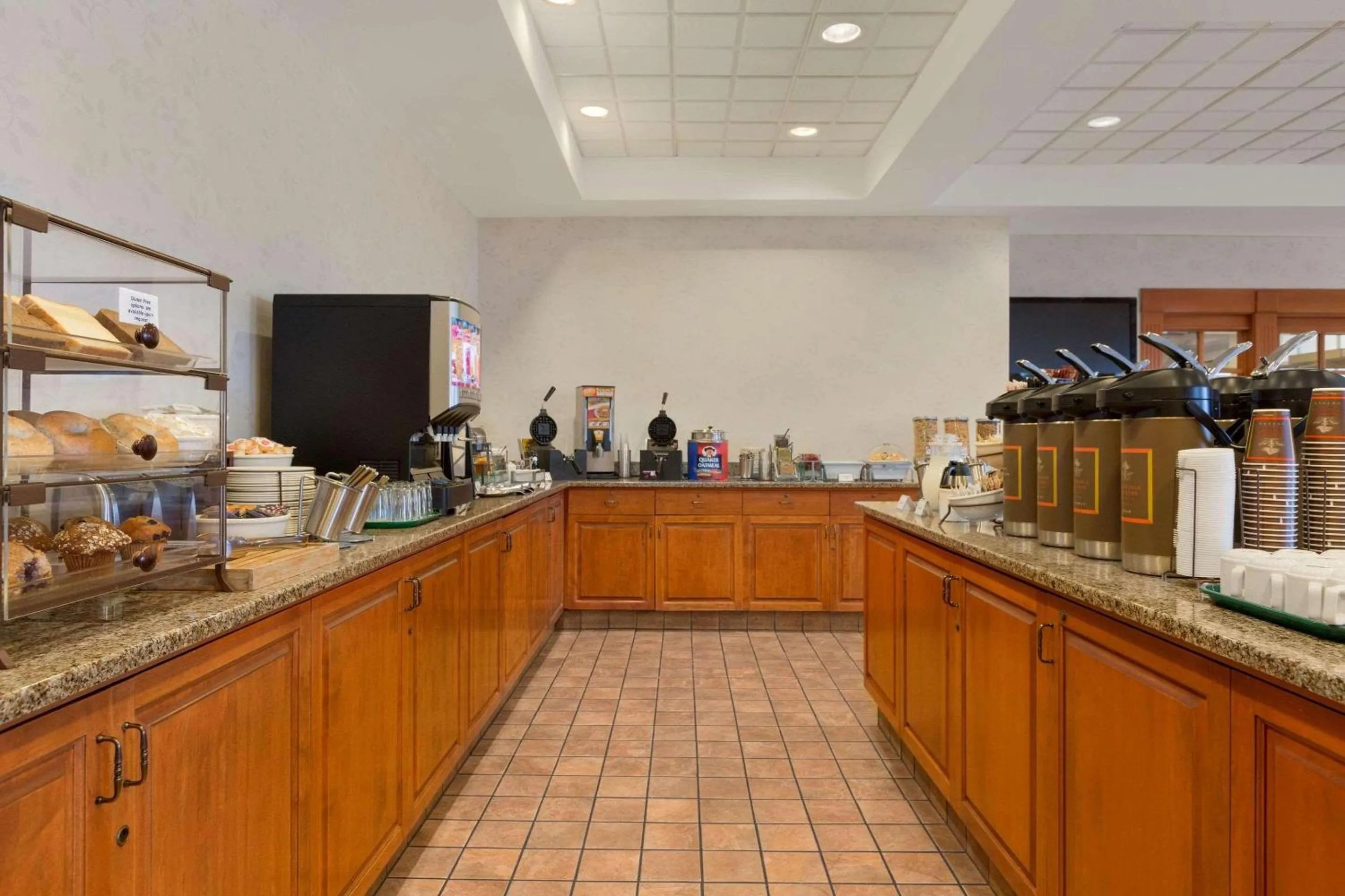 Breakfast in Country Inn & Suites by Radisson, Calgary-Northeast