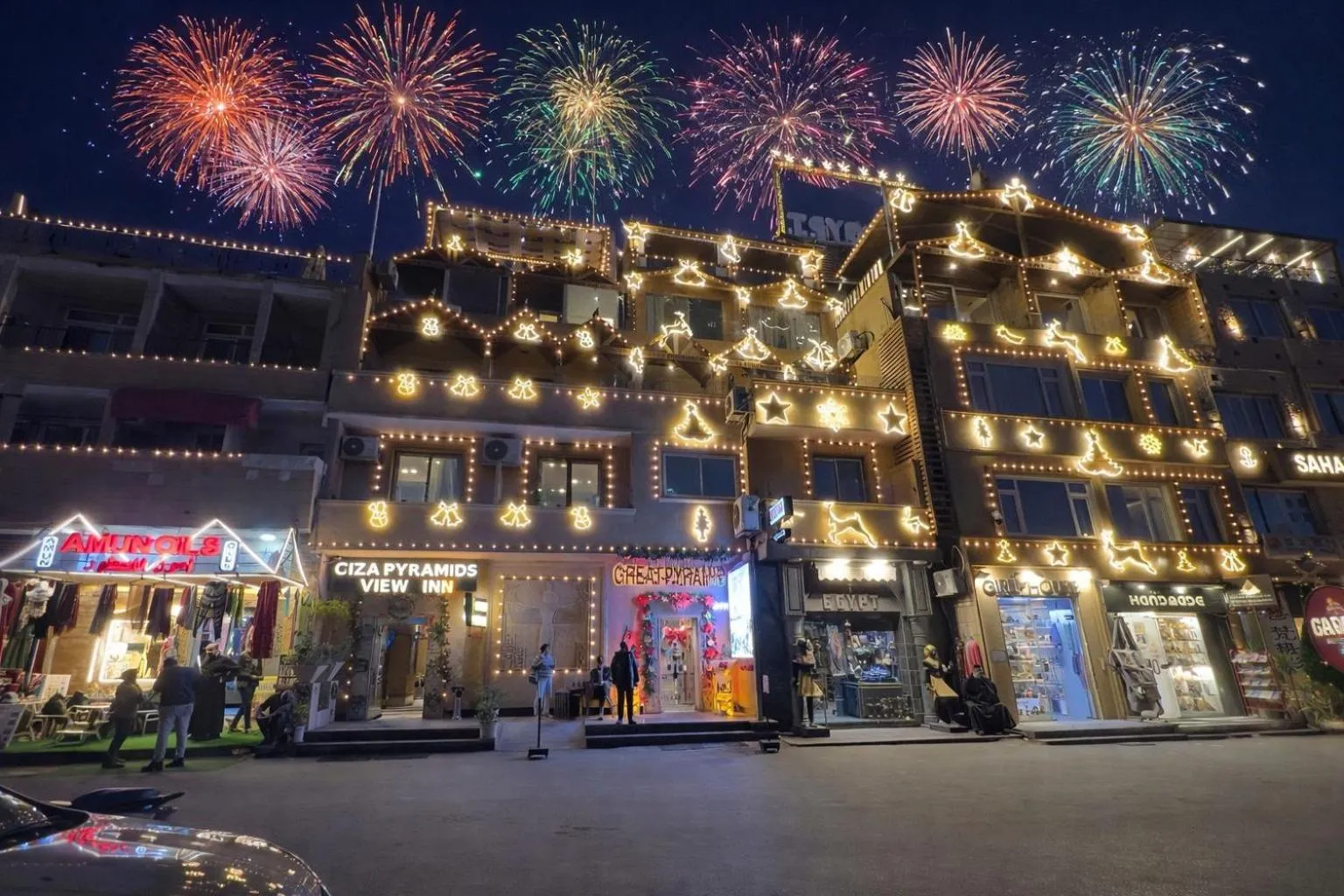 Property building in Giza Pyramids View Inn