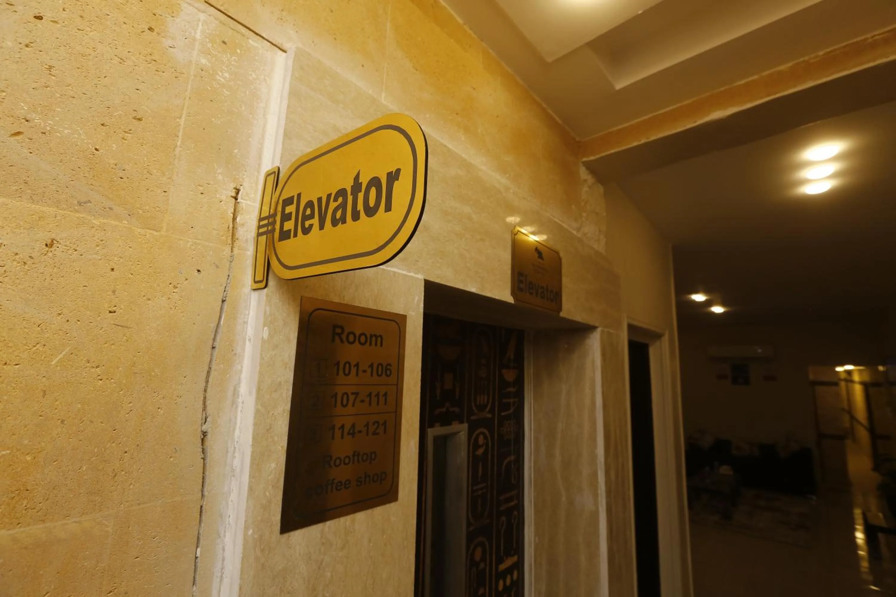 elevator in Giza Pyramids View Inn