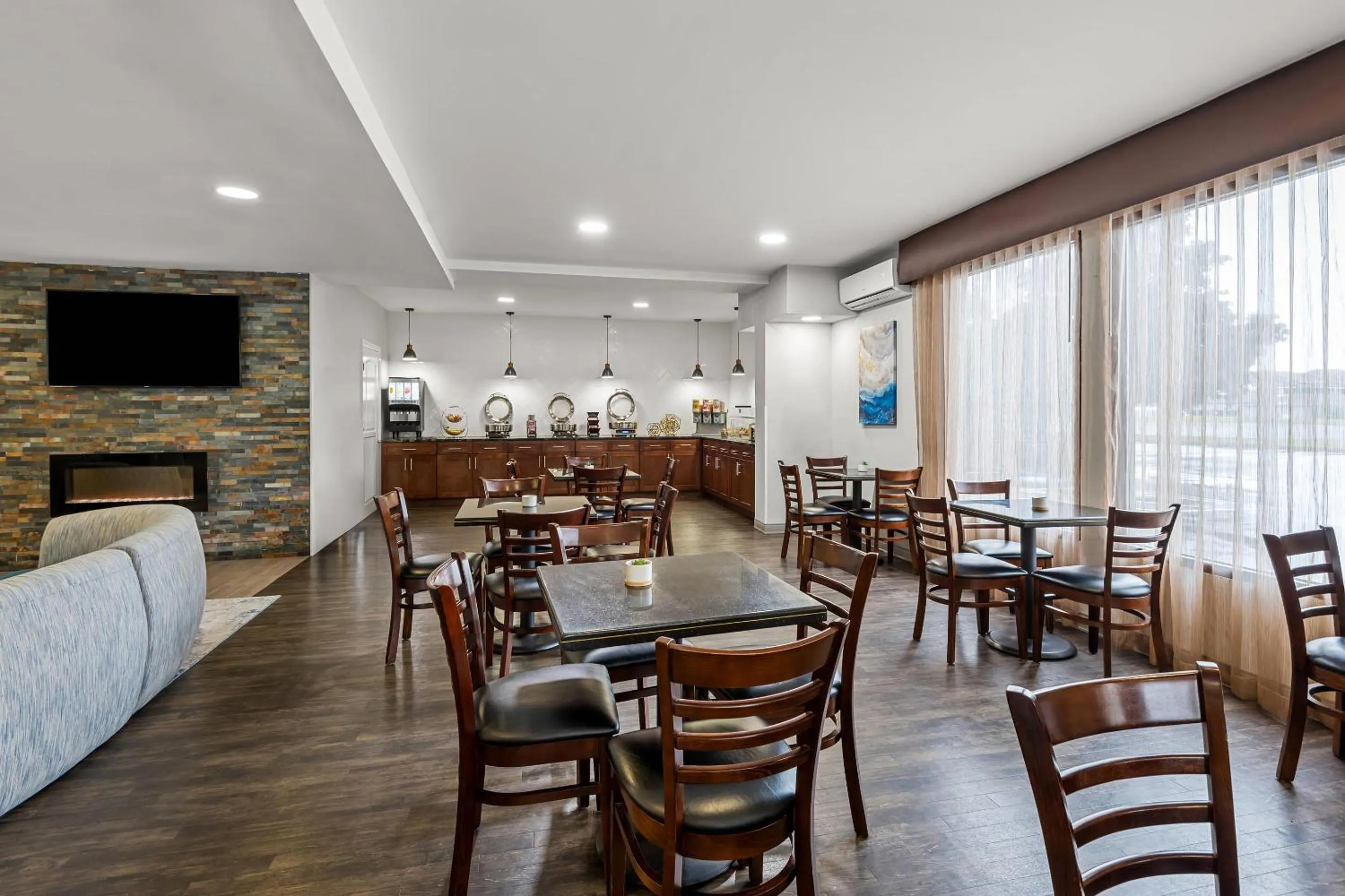 Breakfast in Hotel Concord Syracuse, an Ascend Collection Hotel