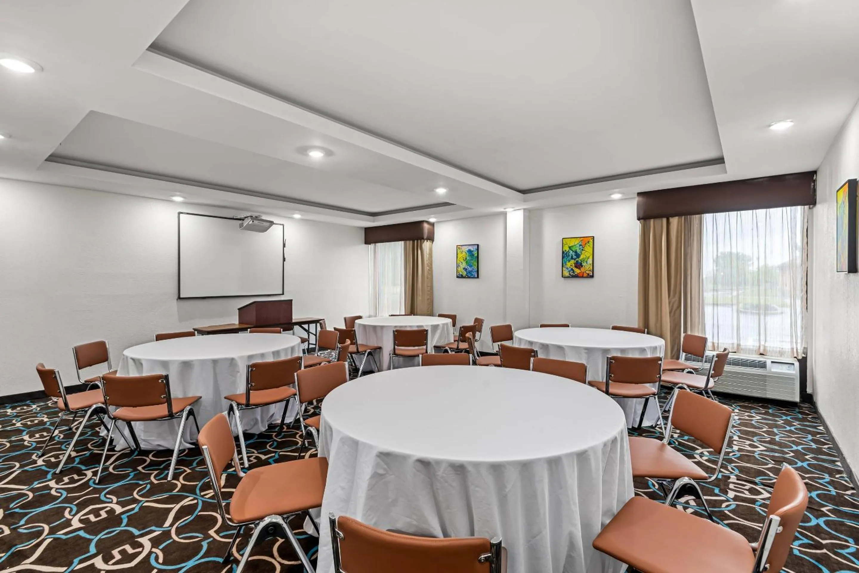 Meeting/conference room in Hotel Concord Syracuse, an Ascend Collection Hotel