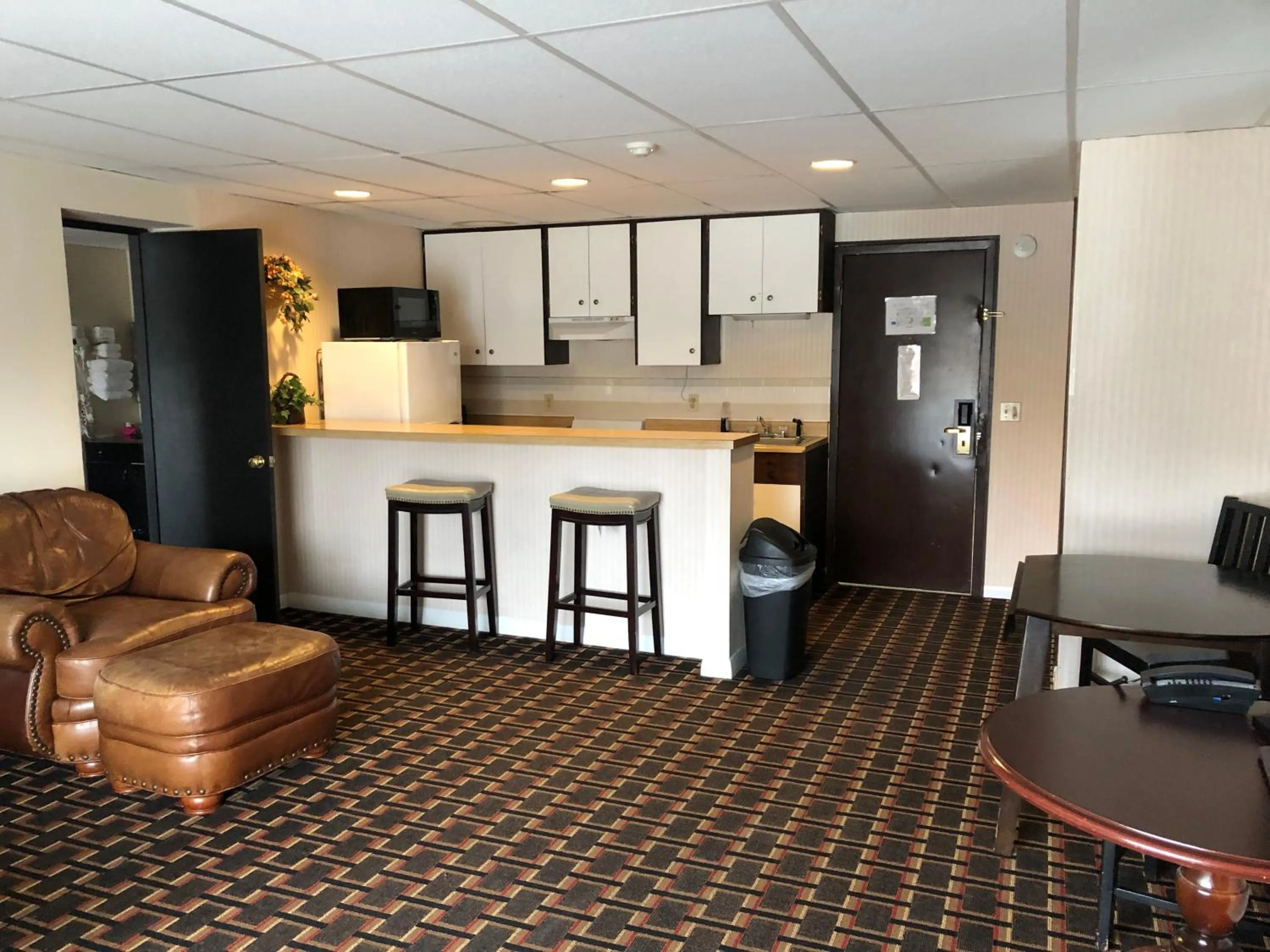 kitchen in Colonial Inn Ellsworth