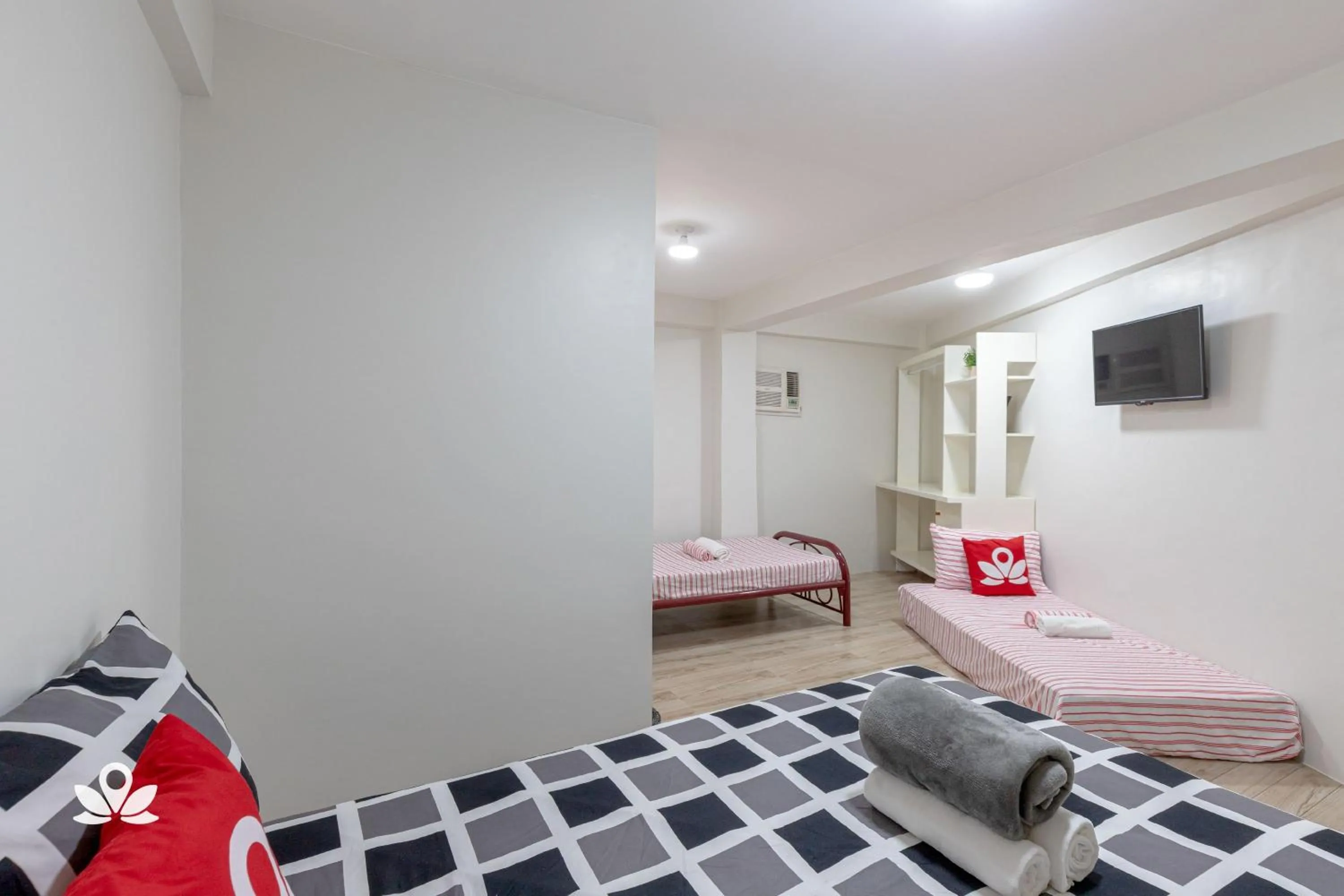 Photo of the whole room, Bed in Happy Grey Hotel Vigan