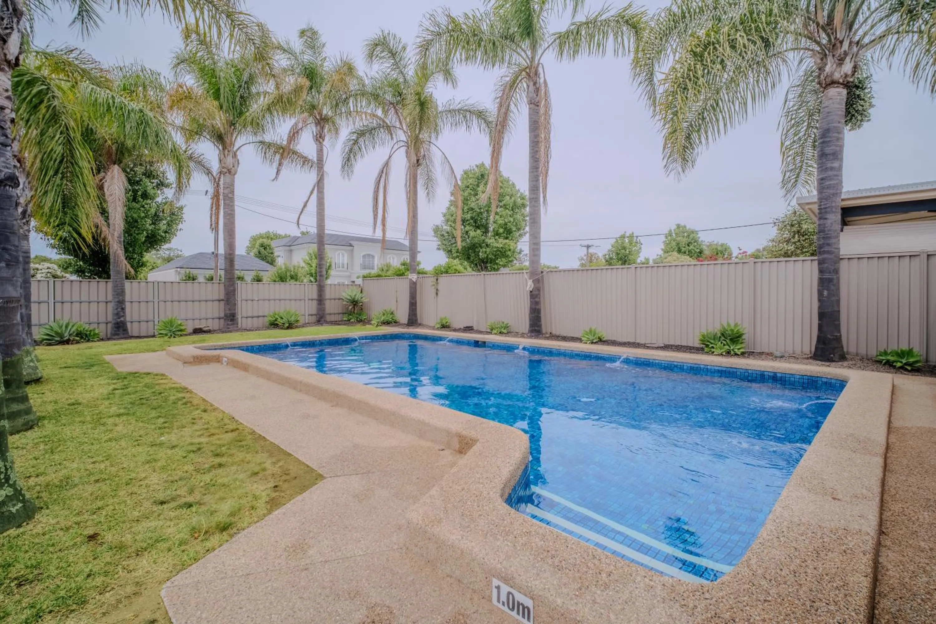 Swimming pool in The Wyndhamere Motel Shepparton