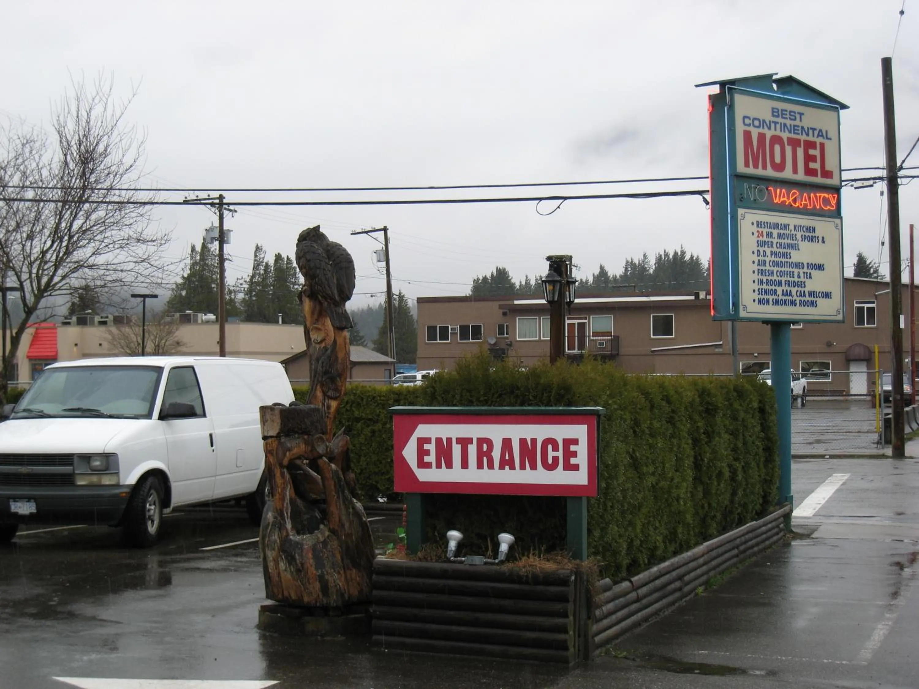 Facade/entrance in Best Continental Motel