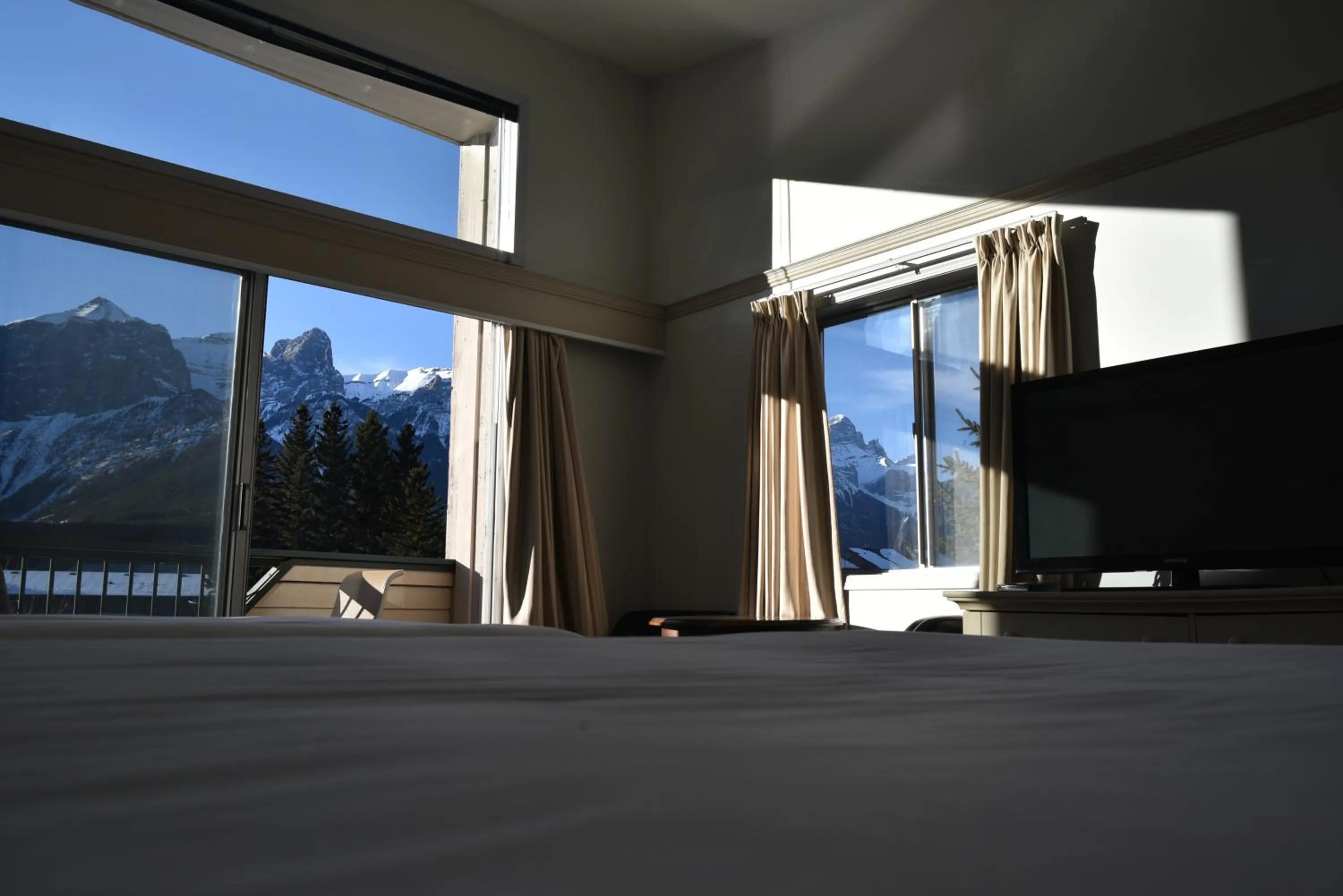 Patio, Bed in The Drake Inn