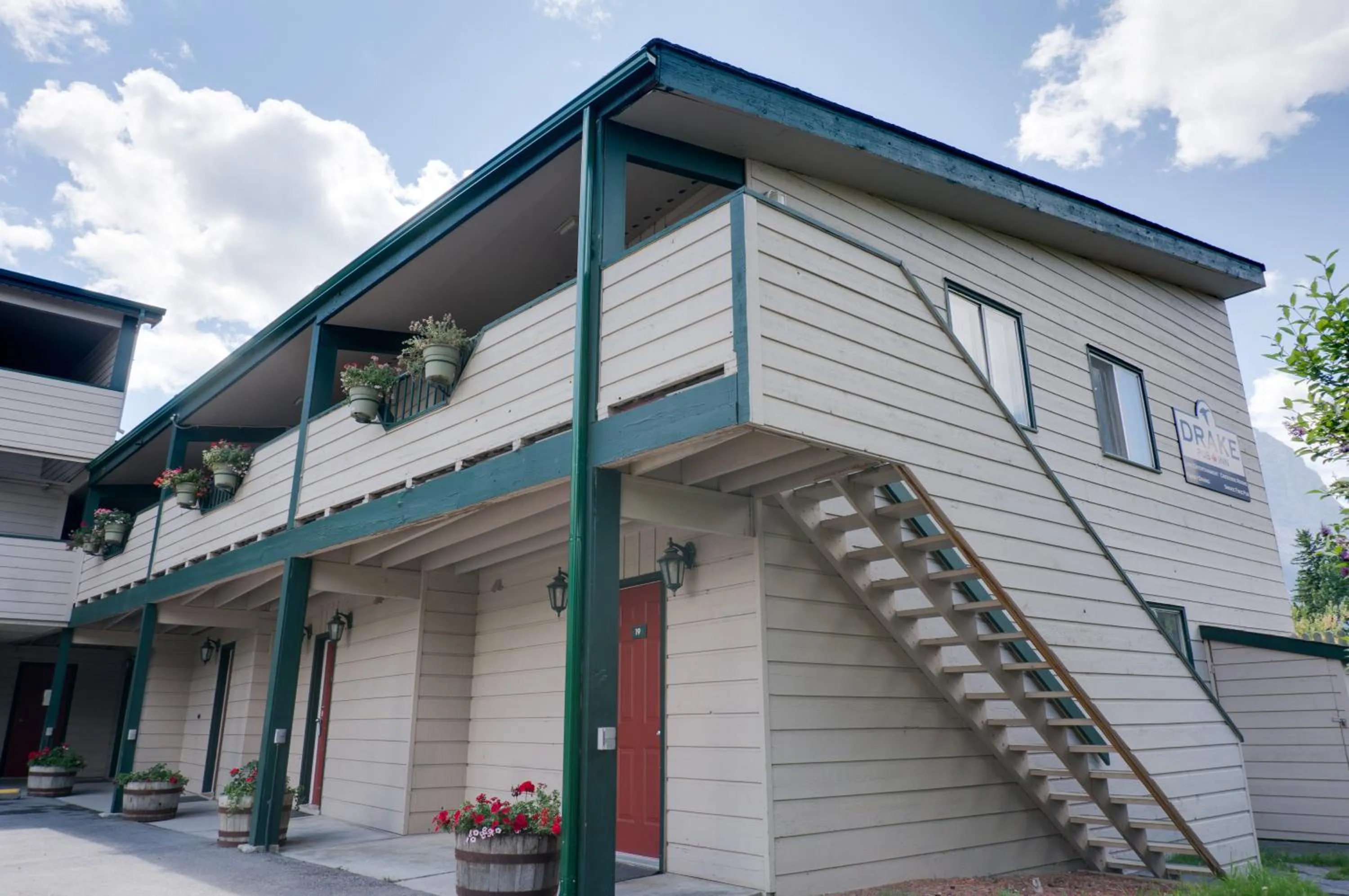 Facade/entrance in The Drake Inn