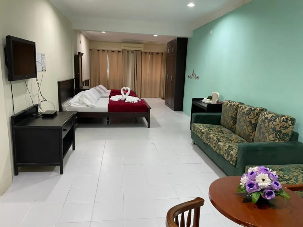 Bed in Samudera Hotel