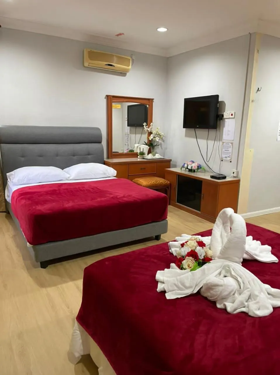 Bed in Samudera Hotel