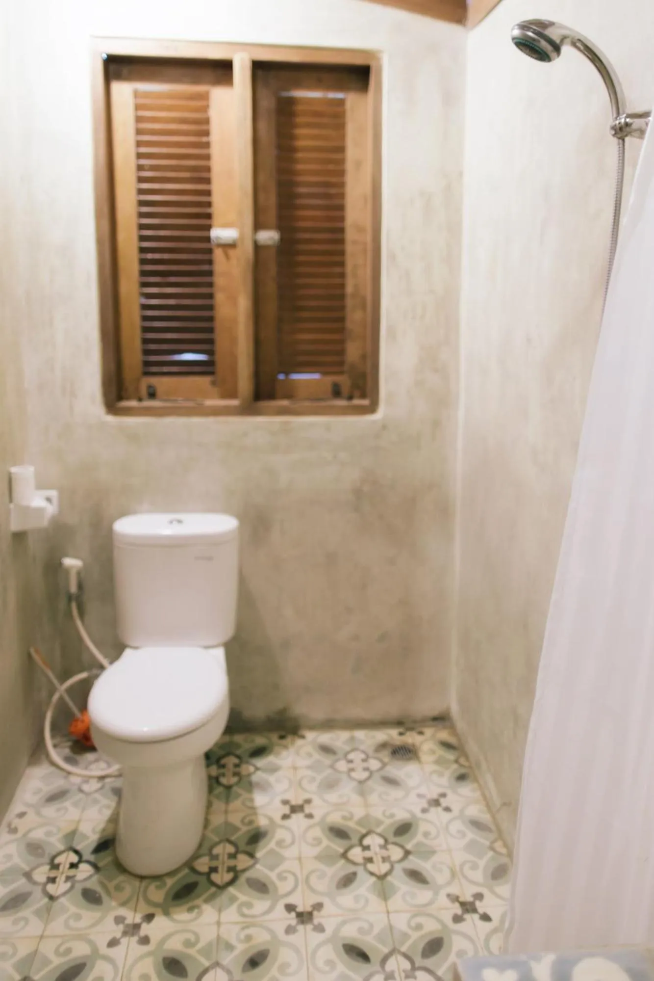 Shower in Pande Homestay